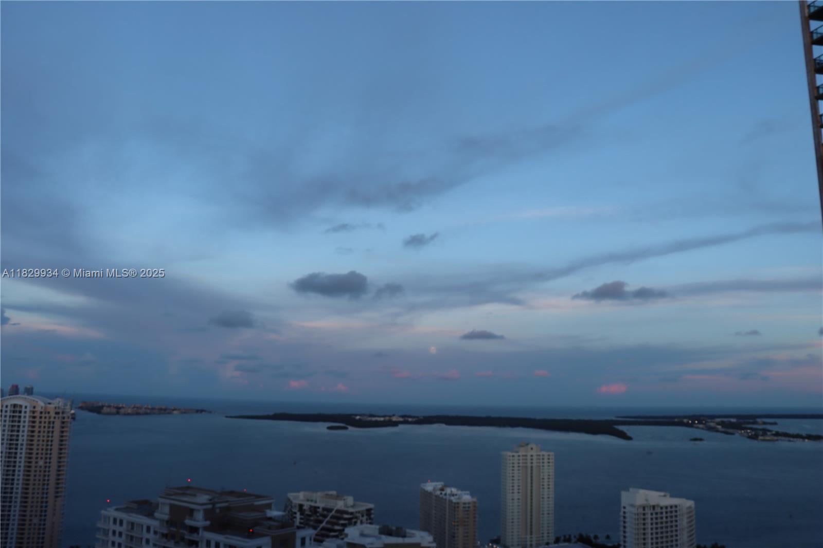 ICONBRICKELL CONDO NO 1 - Residential