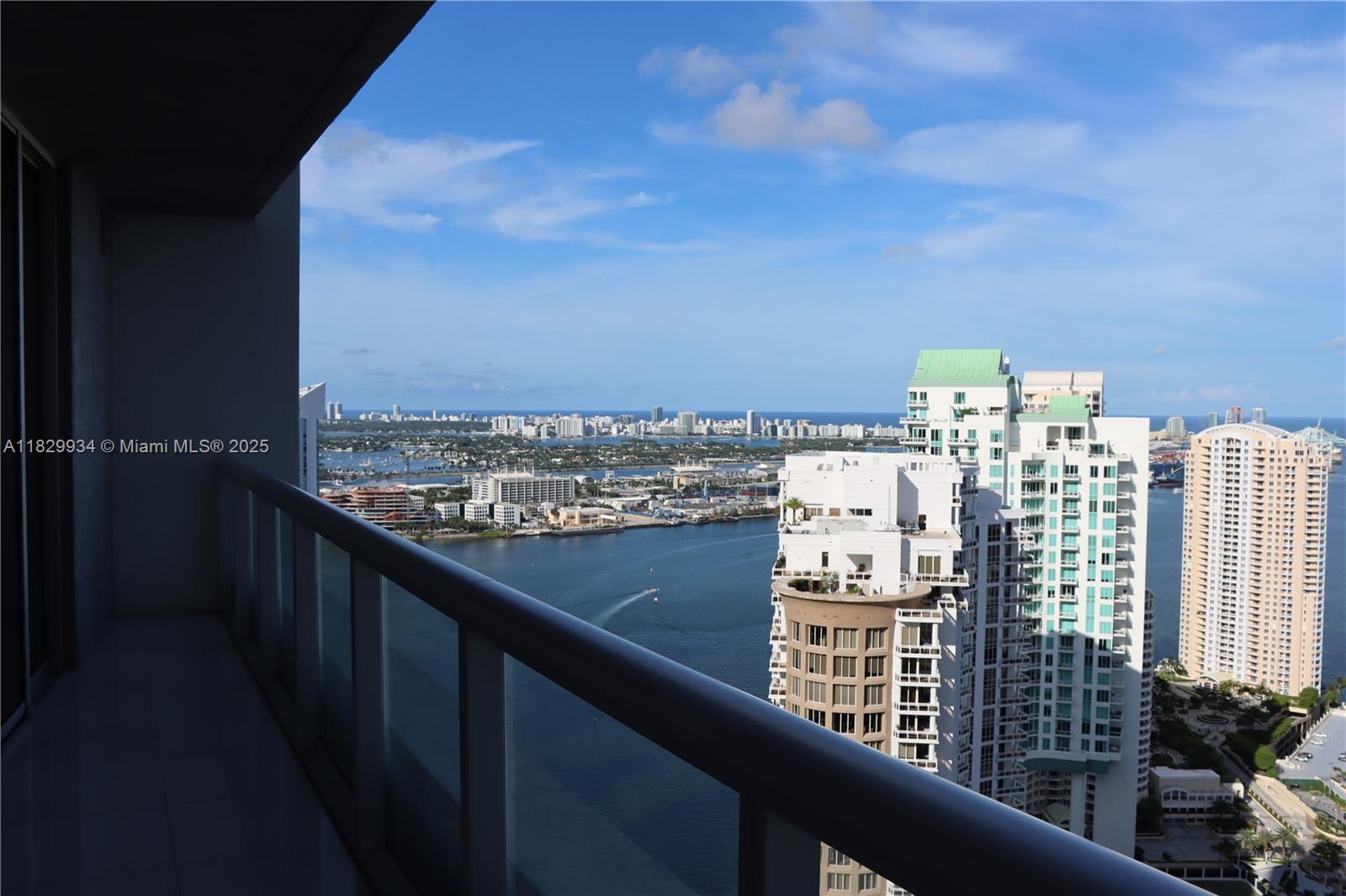 ICONBRICKELL CONDO NO 1 - Residential