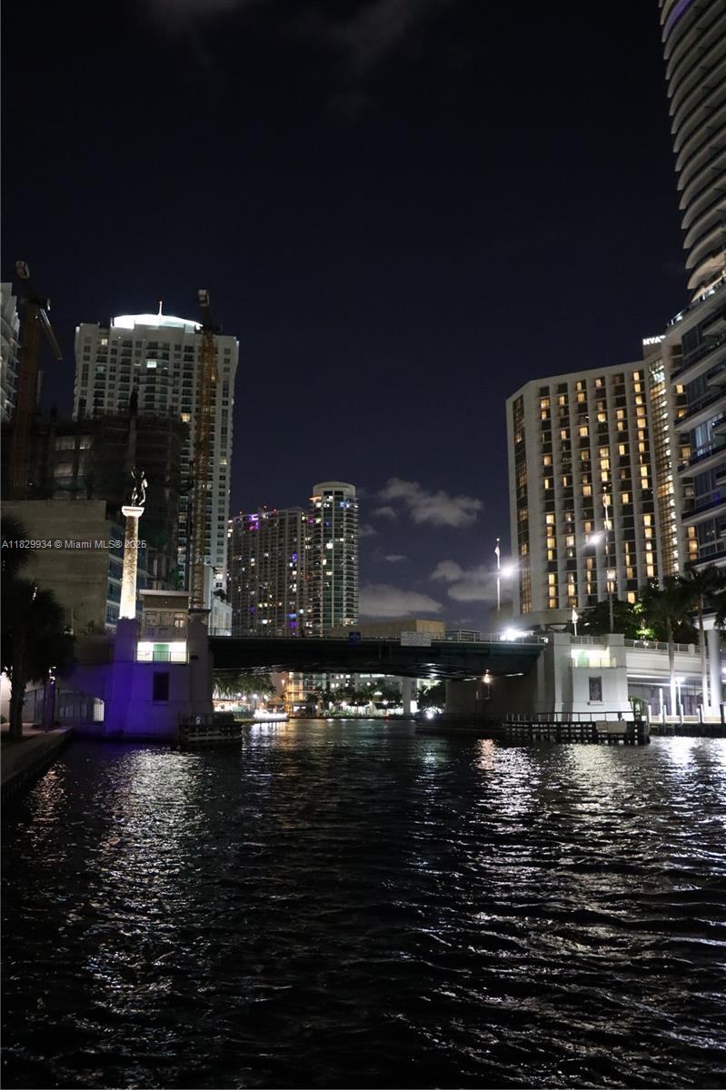 ICONBRICKELL CONDO NO 1 - Residential
