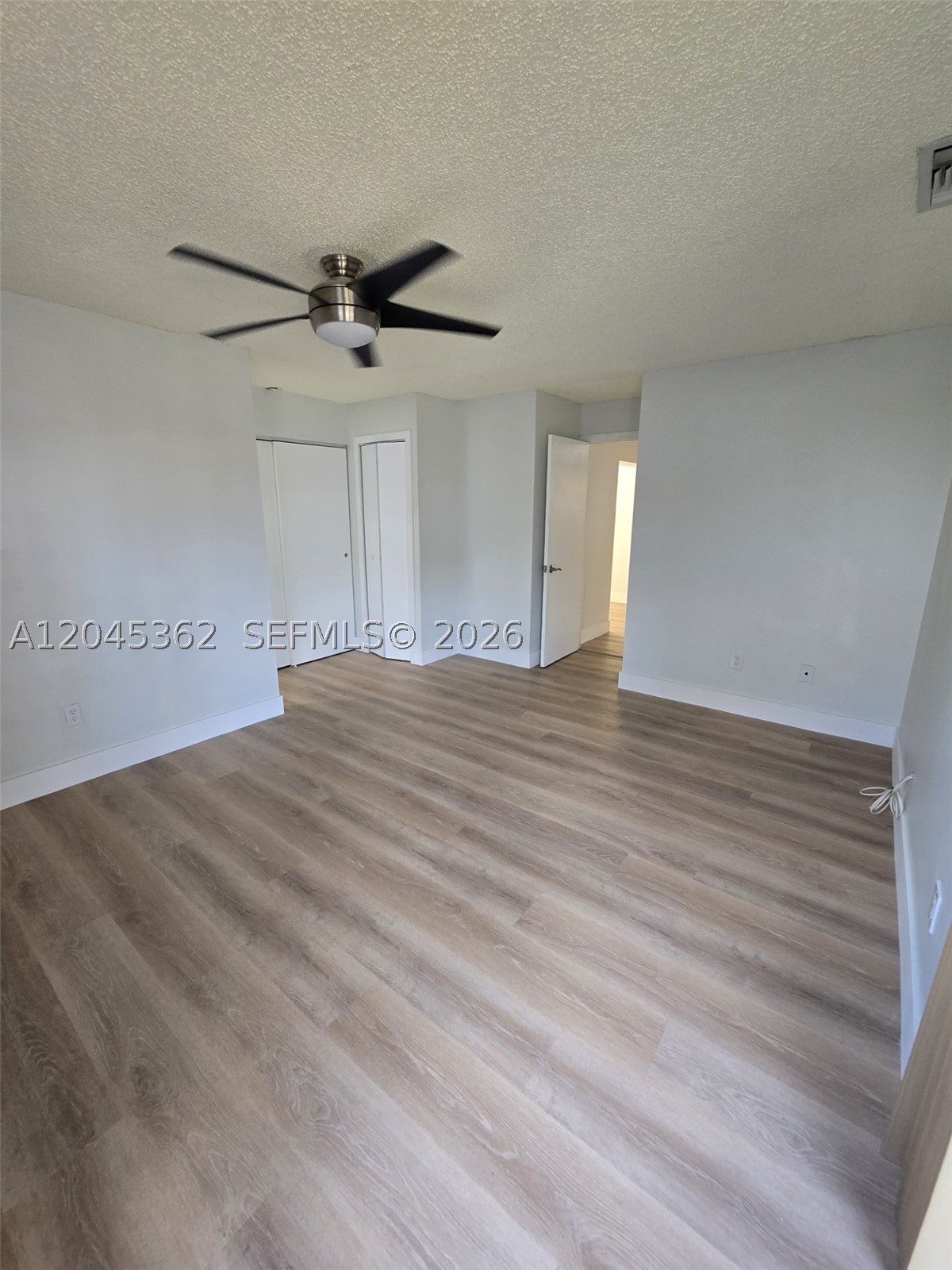 LES CHALETS II - Residential Lease