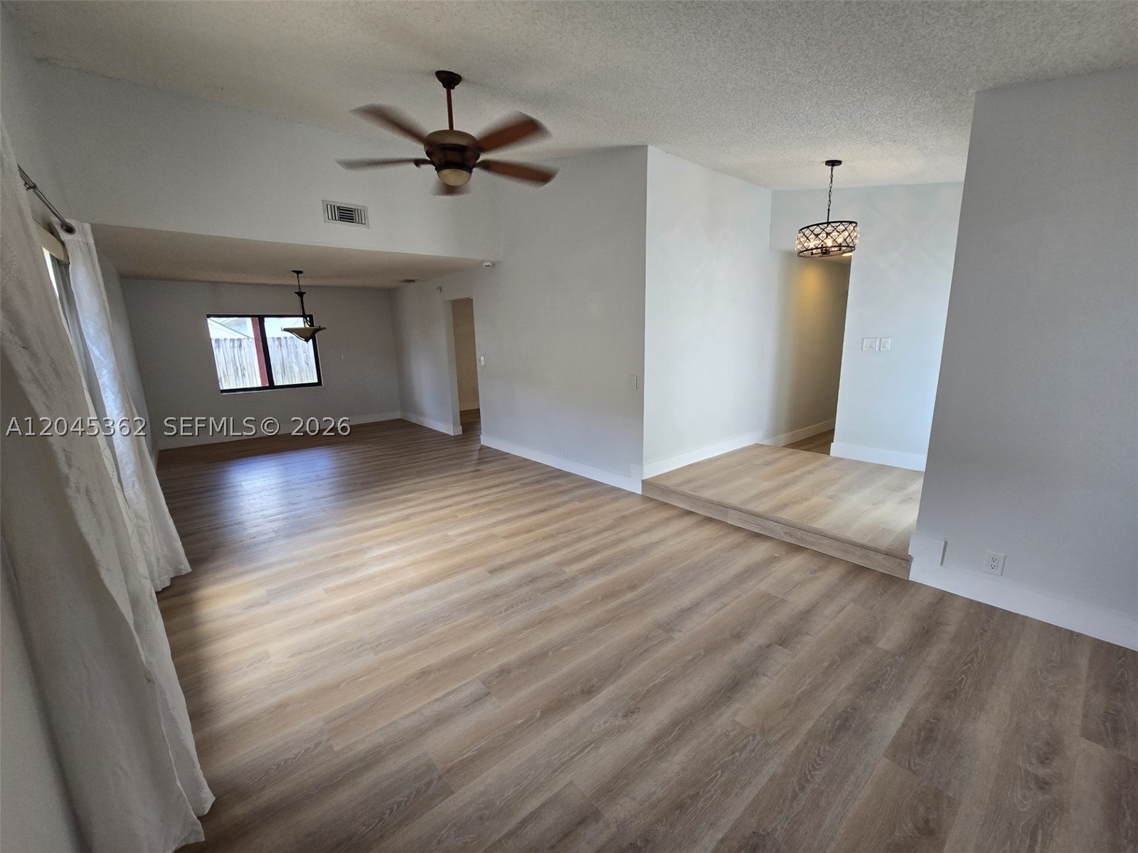 LES CHALETS II - Residential Lease