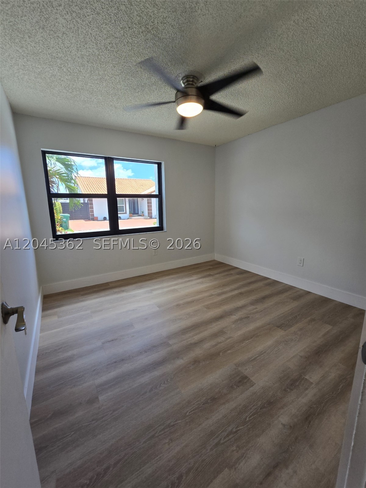 LES CHALETS II - Residential Lease