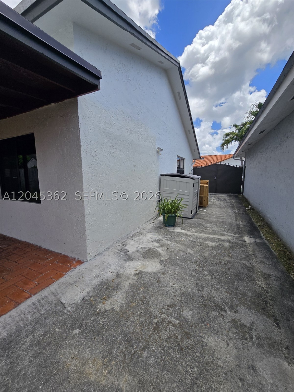 LES CHALETS II - Residential Lease