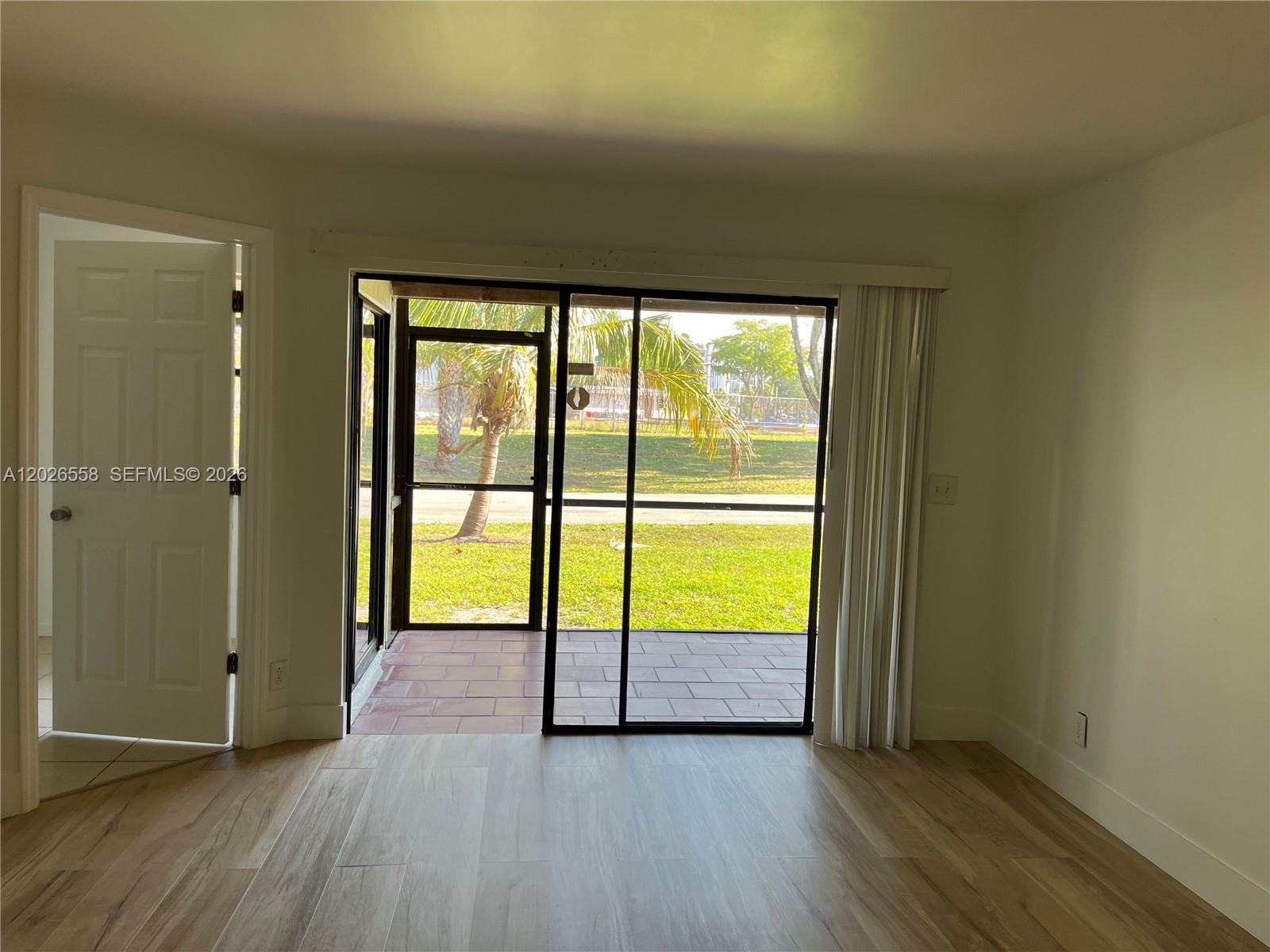 CIRCLE VILLAS (THE) CONDO - Residential