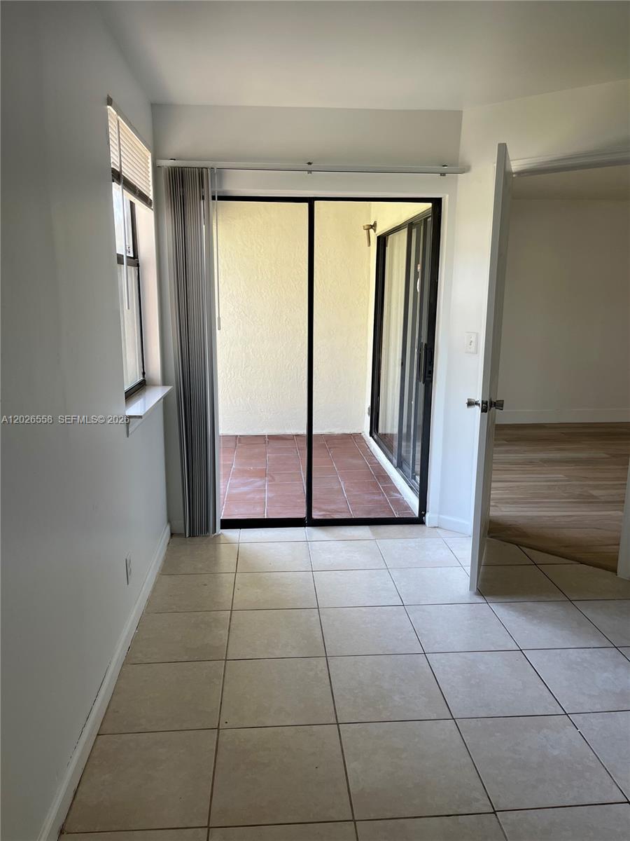 CIRCLE VILLAS (THE) CONDO - Residential