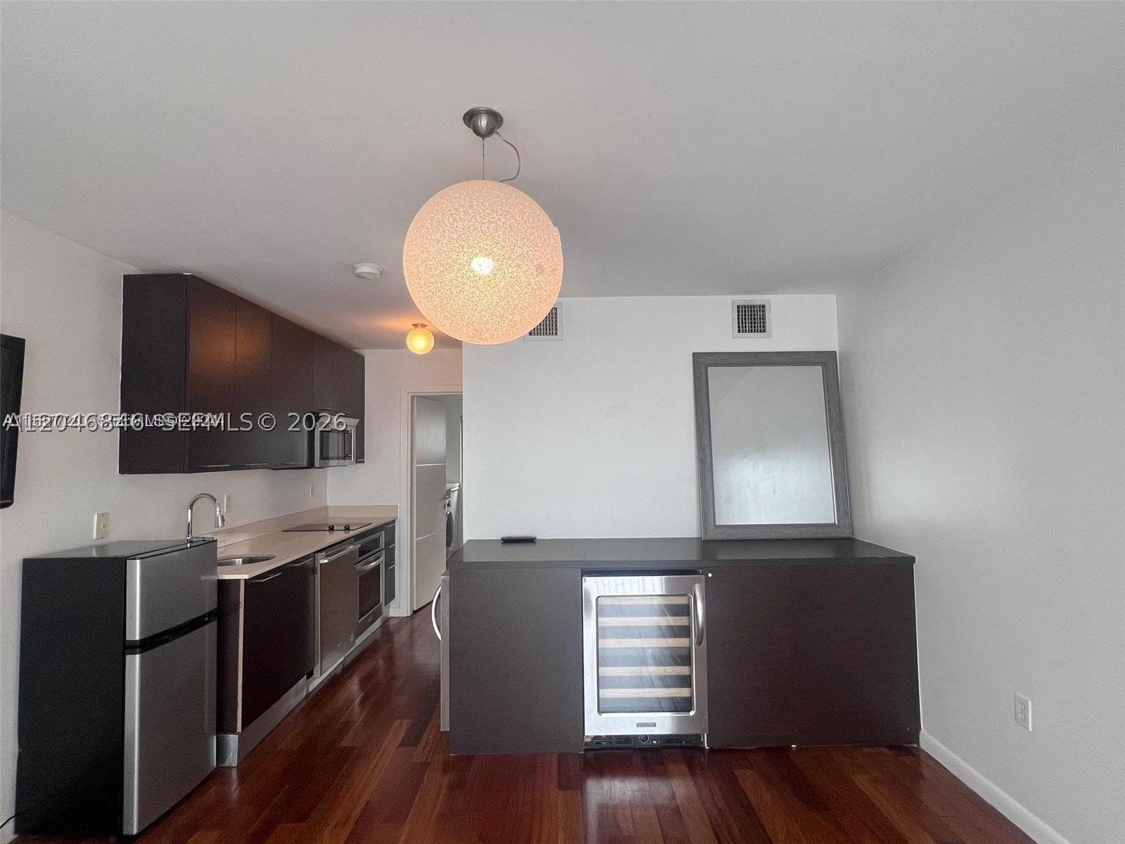 ETRURIA CONDO - Residential