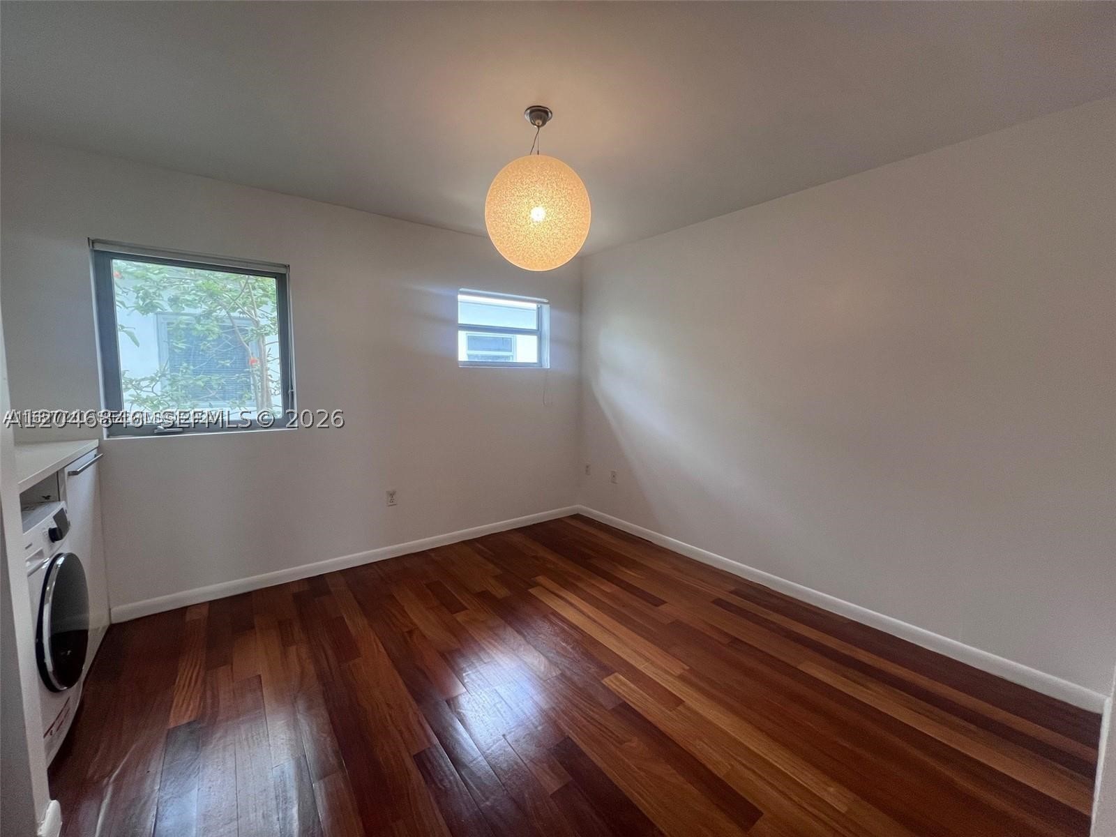 ETRURIA CONDO - Residential
