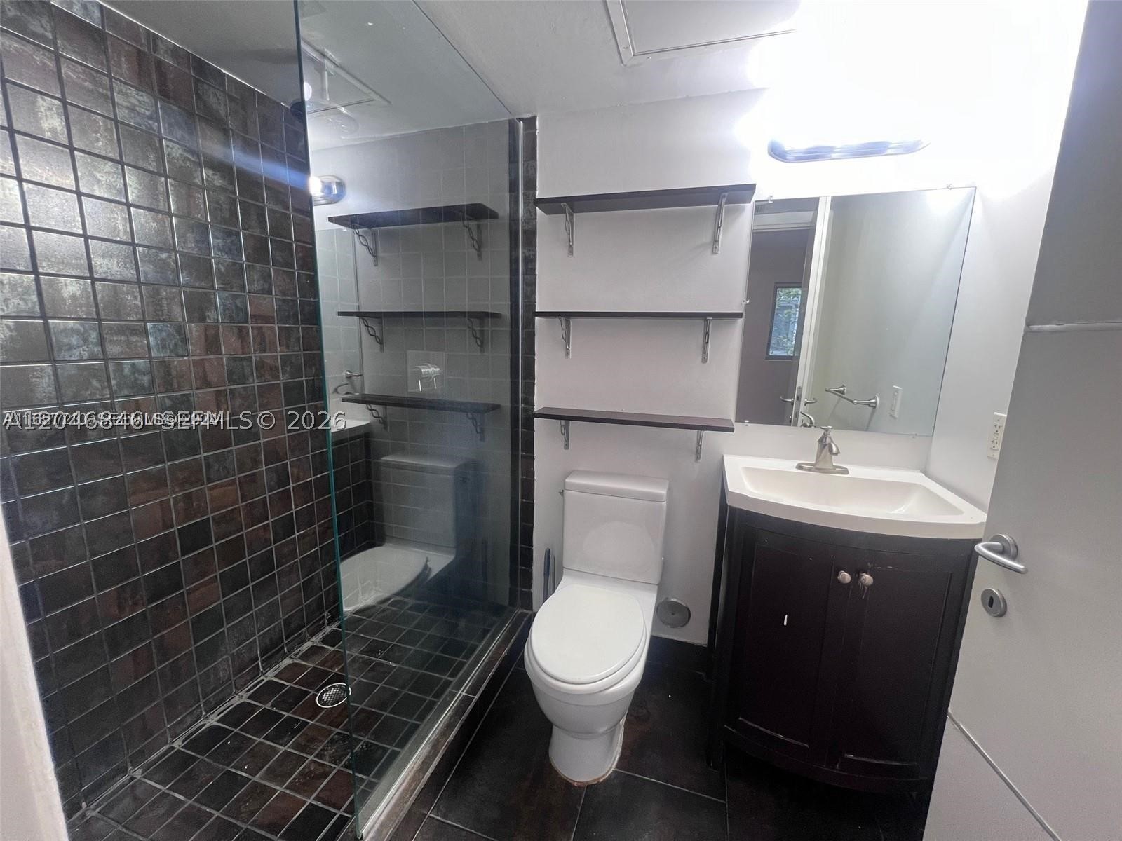 ETRURIA CONDO - Residential