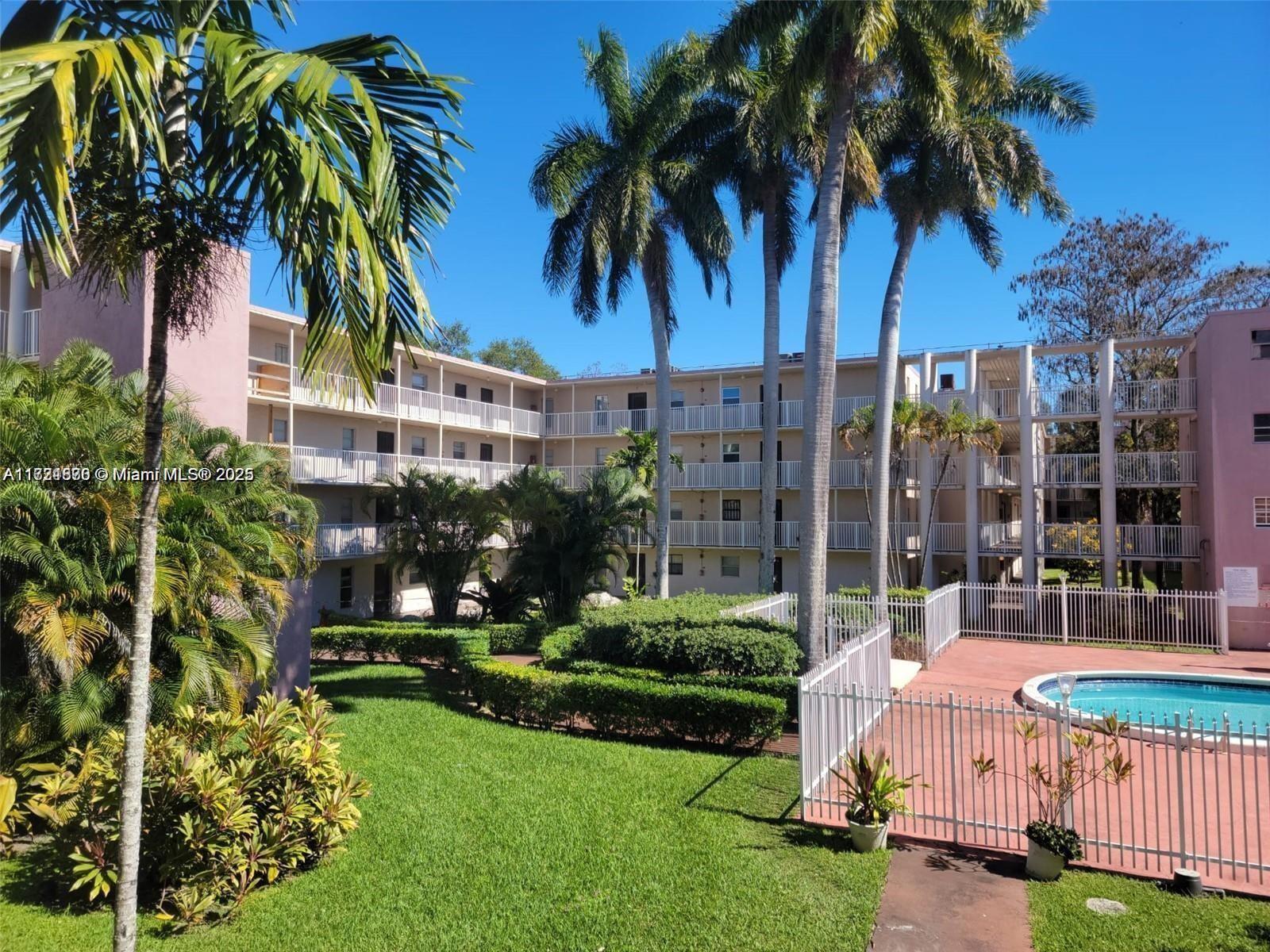 BROOKFIELD SQUARE CONDO - Residential
