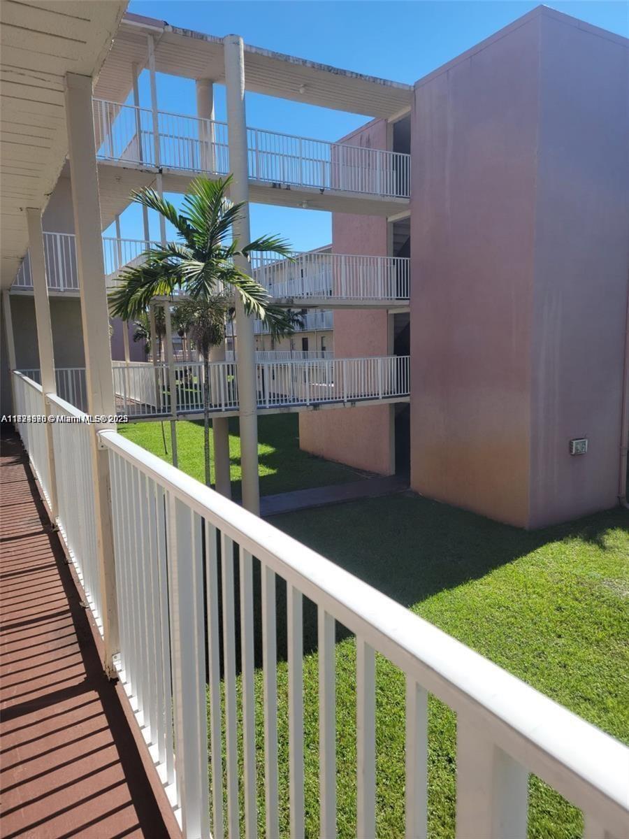 BROOKFIELD SQUARE CONDO - Residential