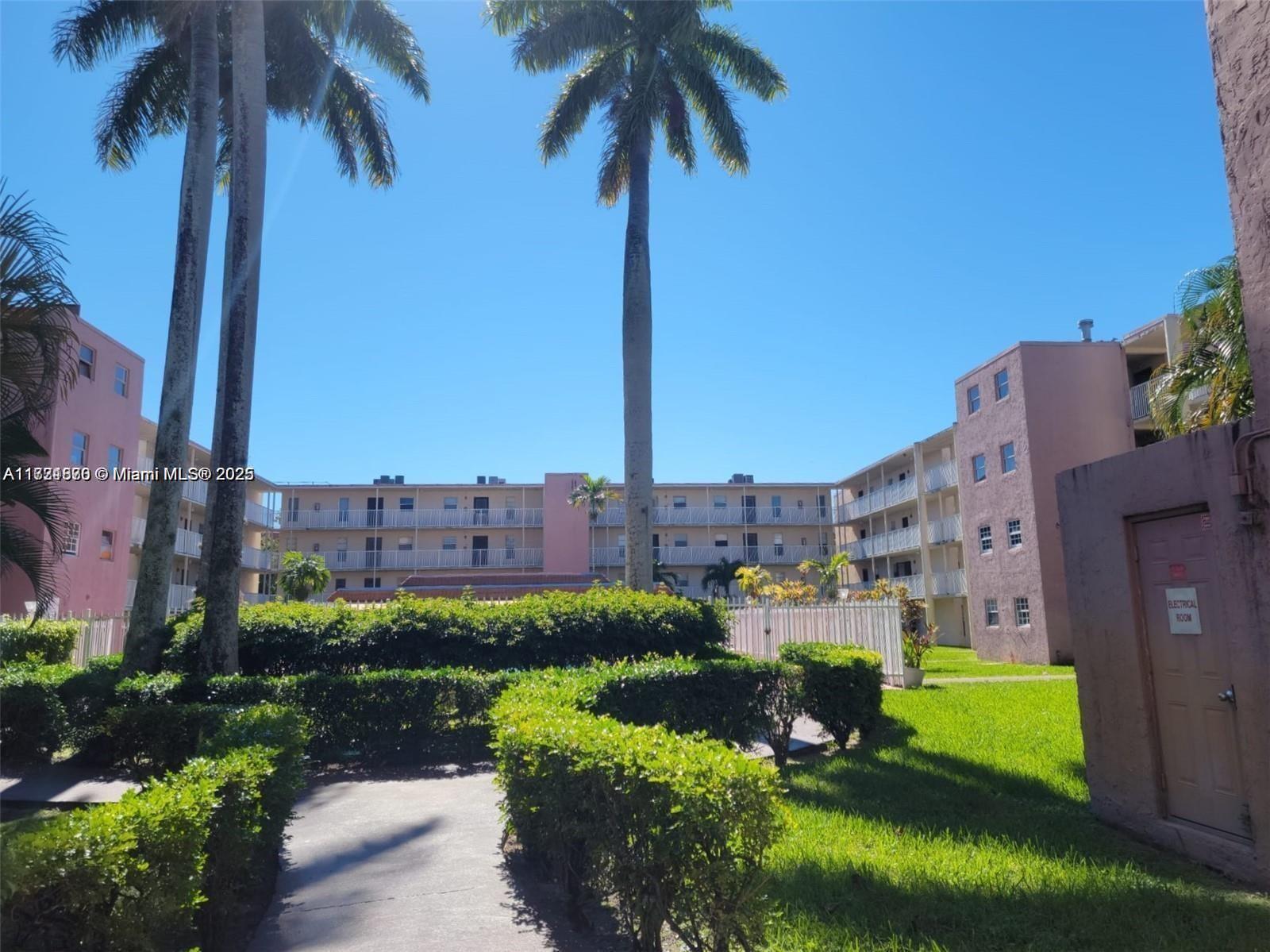 BROOKFIELD SQUARE CONDO - Residential