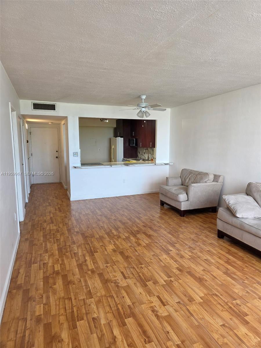 BUCKLEY TOWERS CONDO - EA - Residential