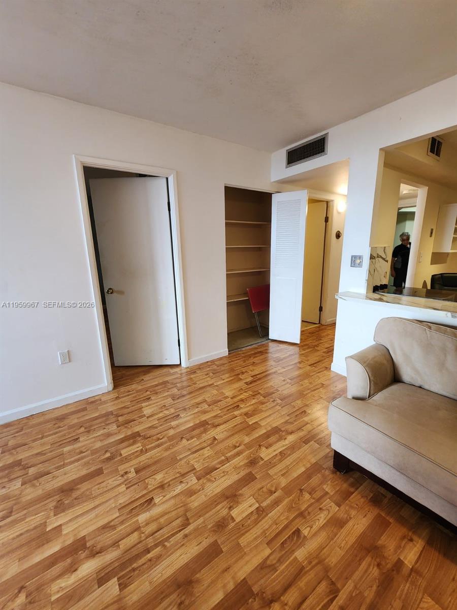 BUCKLEY TOWERS CONDO - EA - Residential