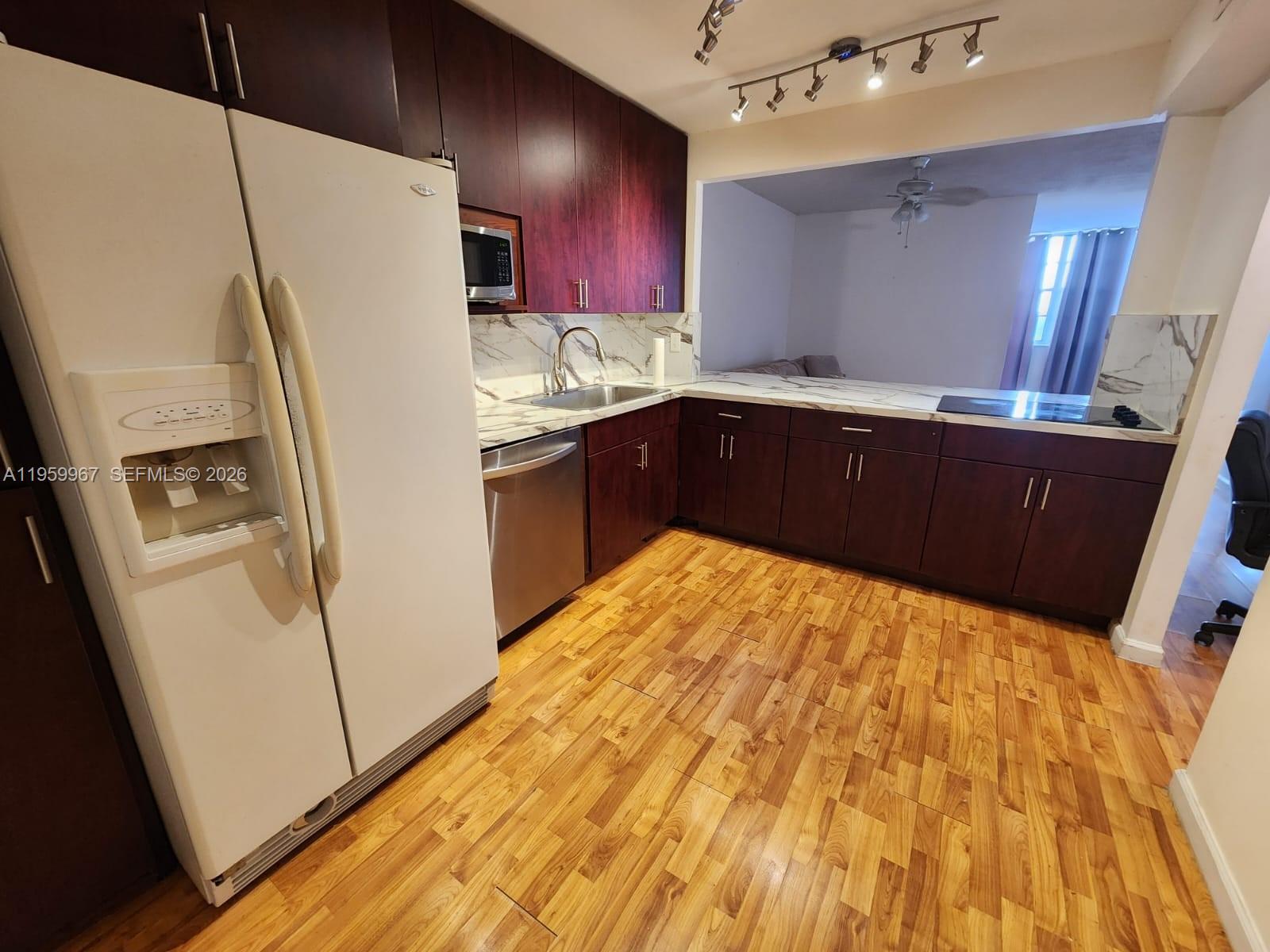BUCKLEY TOWERS CONDO - EA - Residential