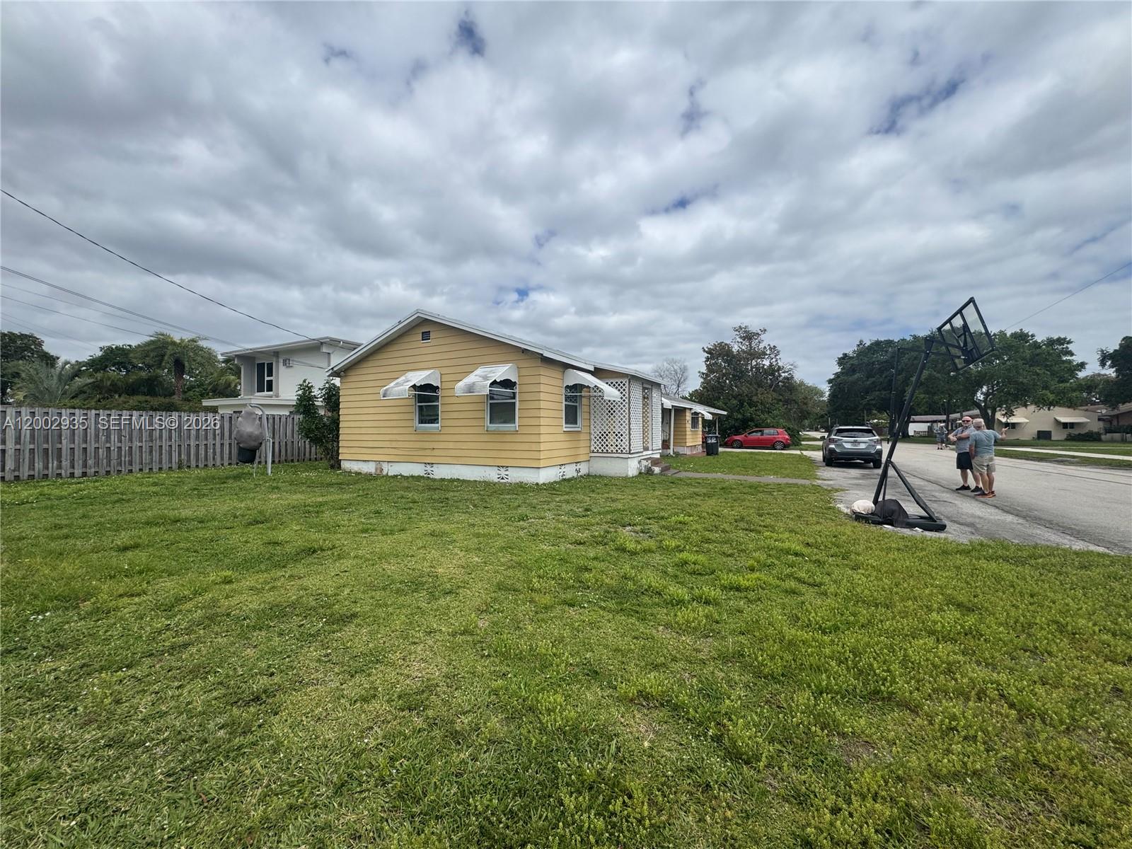 HOLLYWOOD PARK - Residential Income