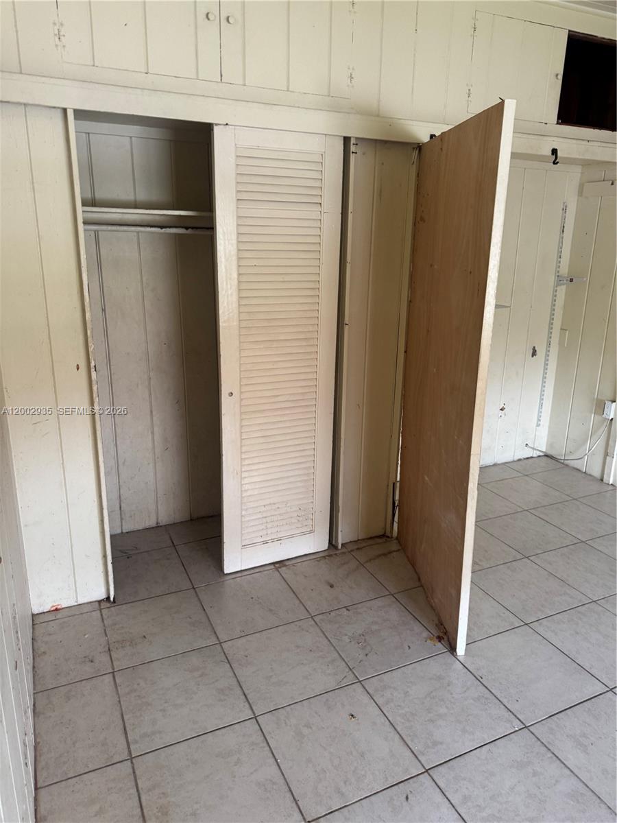 HOLLYWOOD PARK - Residential Income