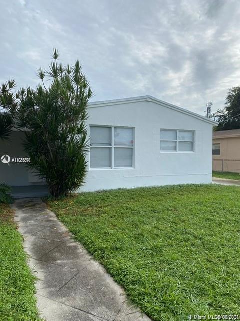 BEAUTIFUL HOUSE 3/1 + DEN, RECENTLY UPGRADED READY TO MOVE IN LOCATED IN THE DESIRABLE AREA OF WEST PARK NEAR TO MAJOR AVENUES, GREAT SCHOOLS, RESTAURANTS, SHOPPING CENTERS, AND MORE.