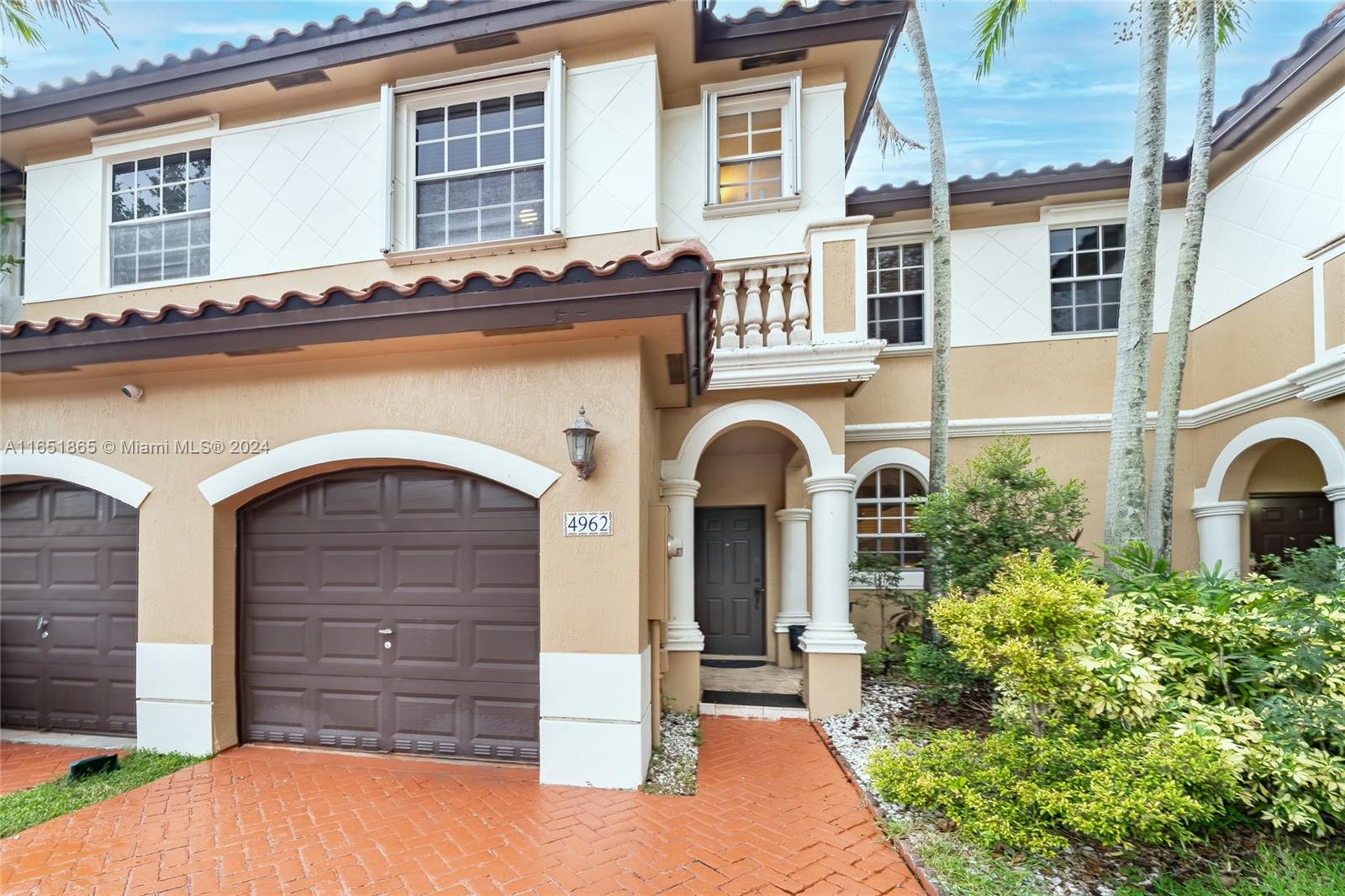 Welcome to your dream home in the highly sought-after Bellagio at Vizcaya! This beautifully designed 3 bedroom 2.5 bathroom townhome offers a perfect blend of modern elegance and comfort. Nestled in a desirable gated community, this property boasts spacious living areas perfect for entertaining. Located in a prime area, you'll have easy access to excellent schools, shopping centers, and major highways. Plus, enjoy the community’s top-notch amenities, including a pool, clubhouse, and play grounds. This townhome is not just a place to live, but a lifestyle to embrace. Come and experience the best of Bellagio at Vizcaya!