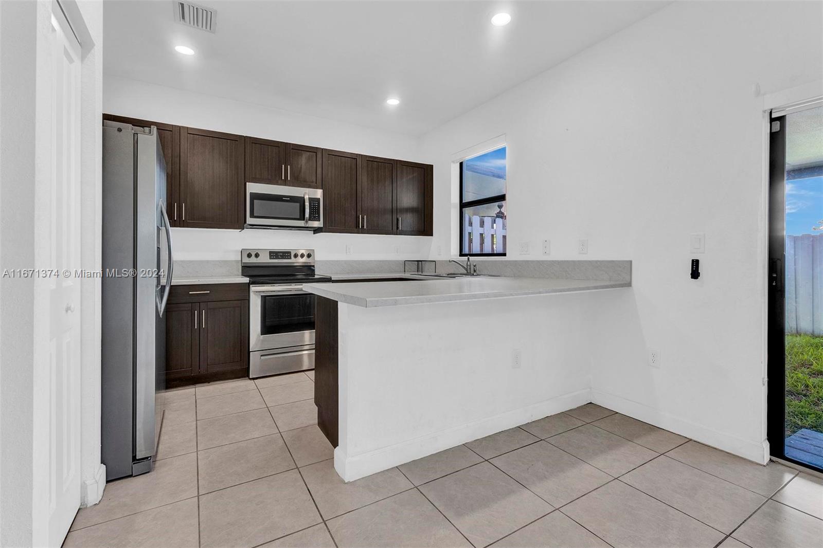 BOWTIE SUBDIVISION - Residential Lease