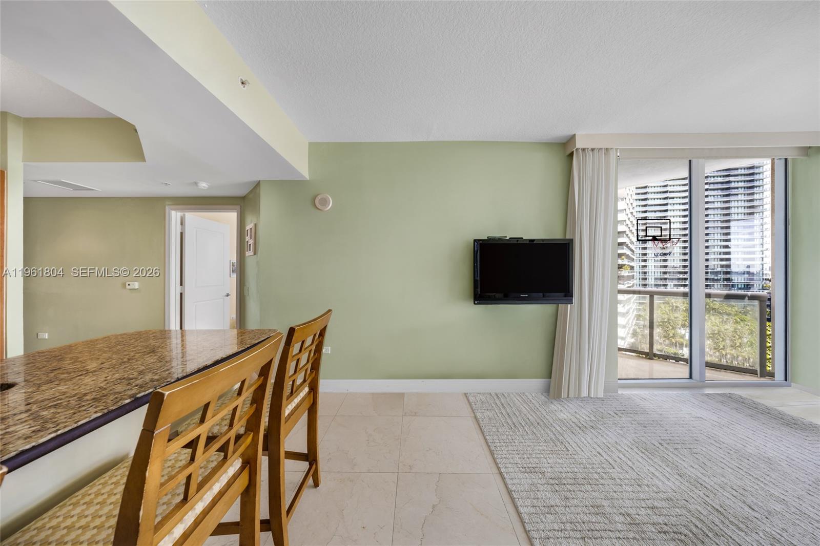 PLATINUM CONDO - Residential