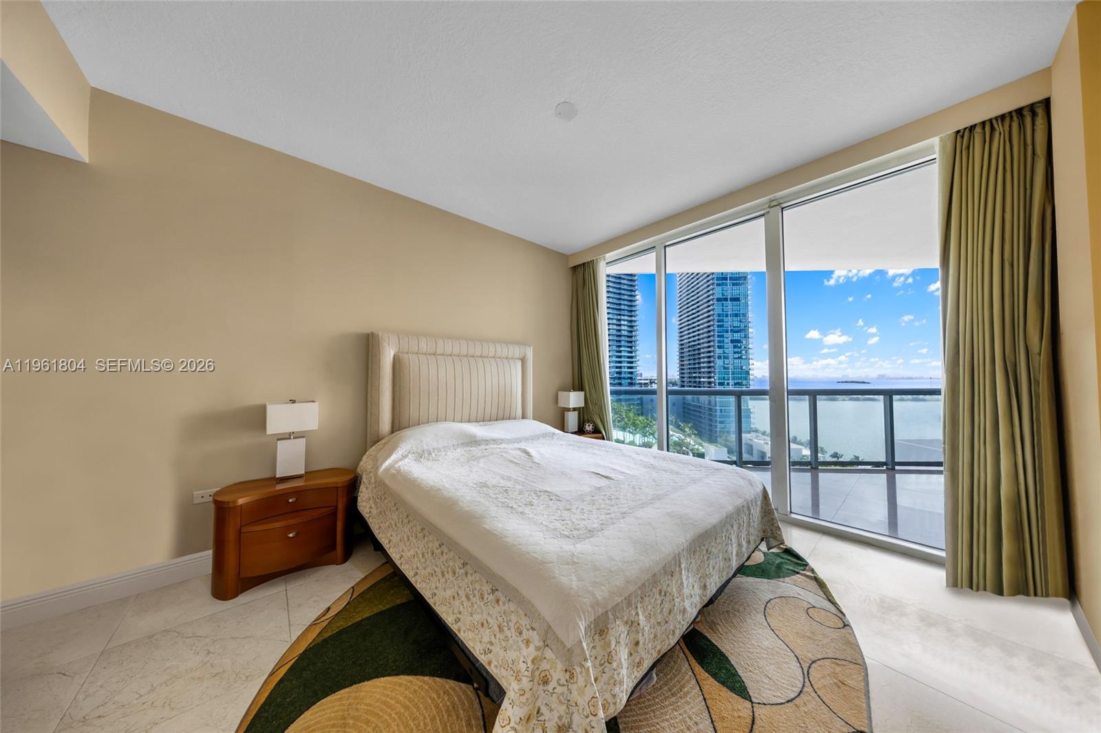 PLATINUM CONDO - Residential