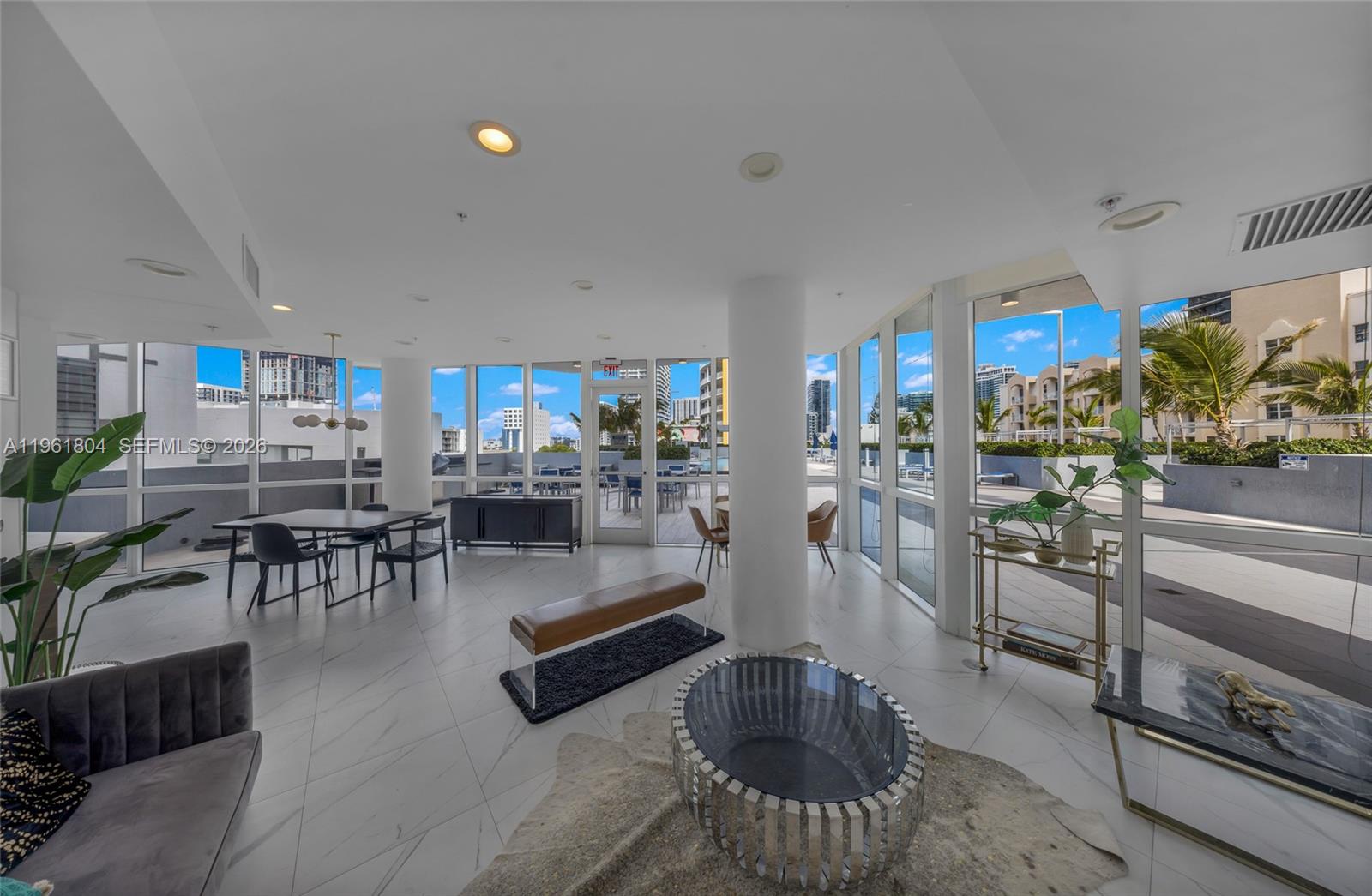 PLATINUM CONDO - Residential