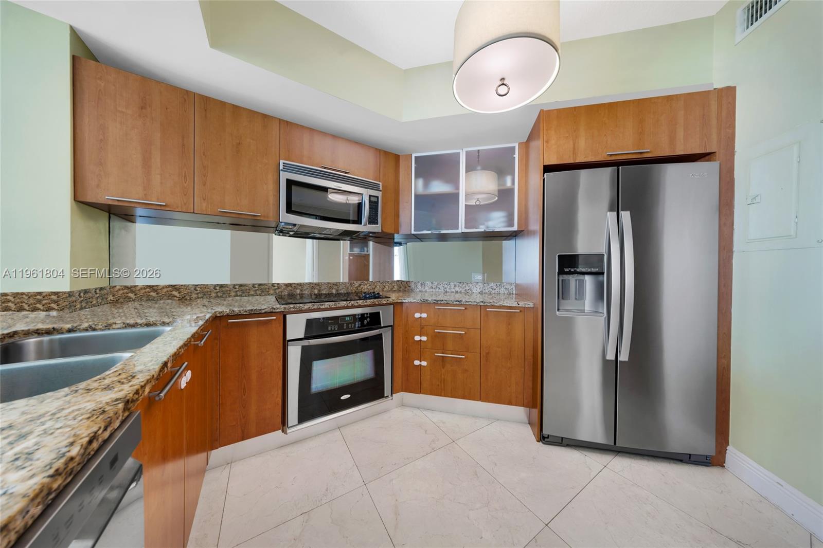 PLATINUM CONDO - Residential