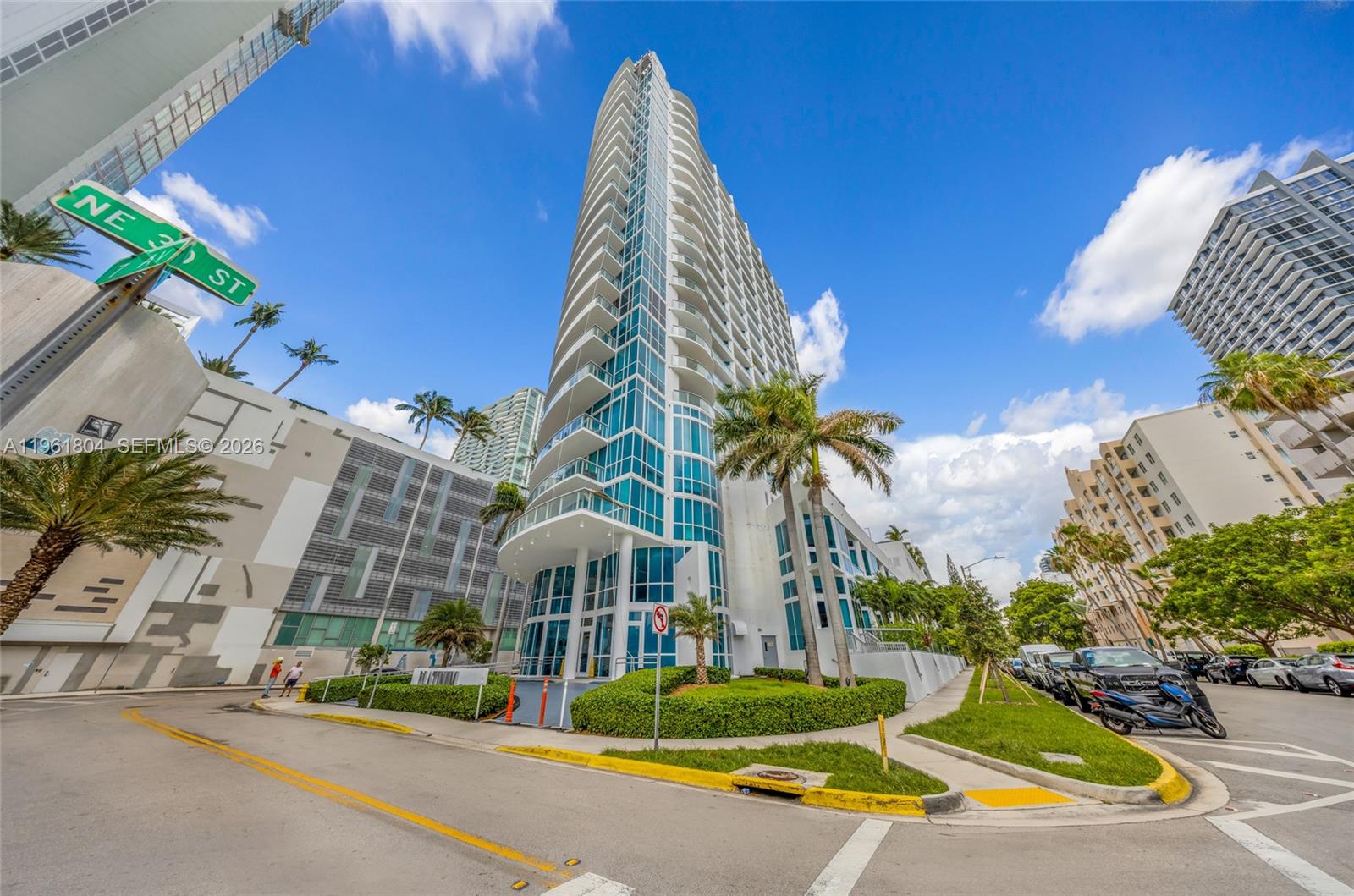 PLATINUM CONDO - Residential