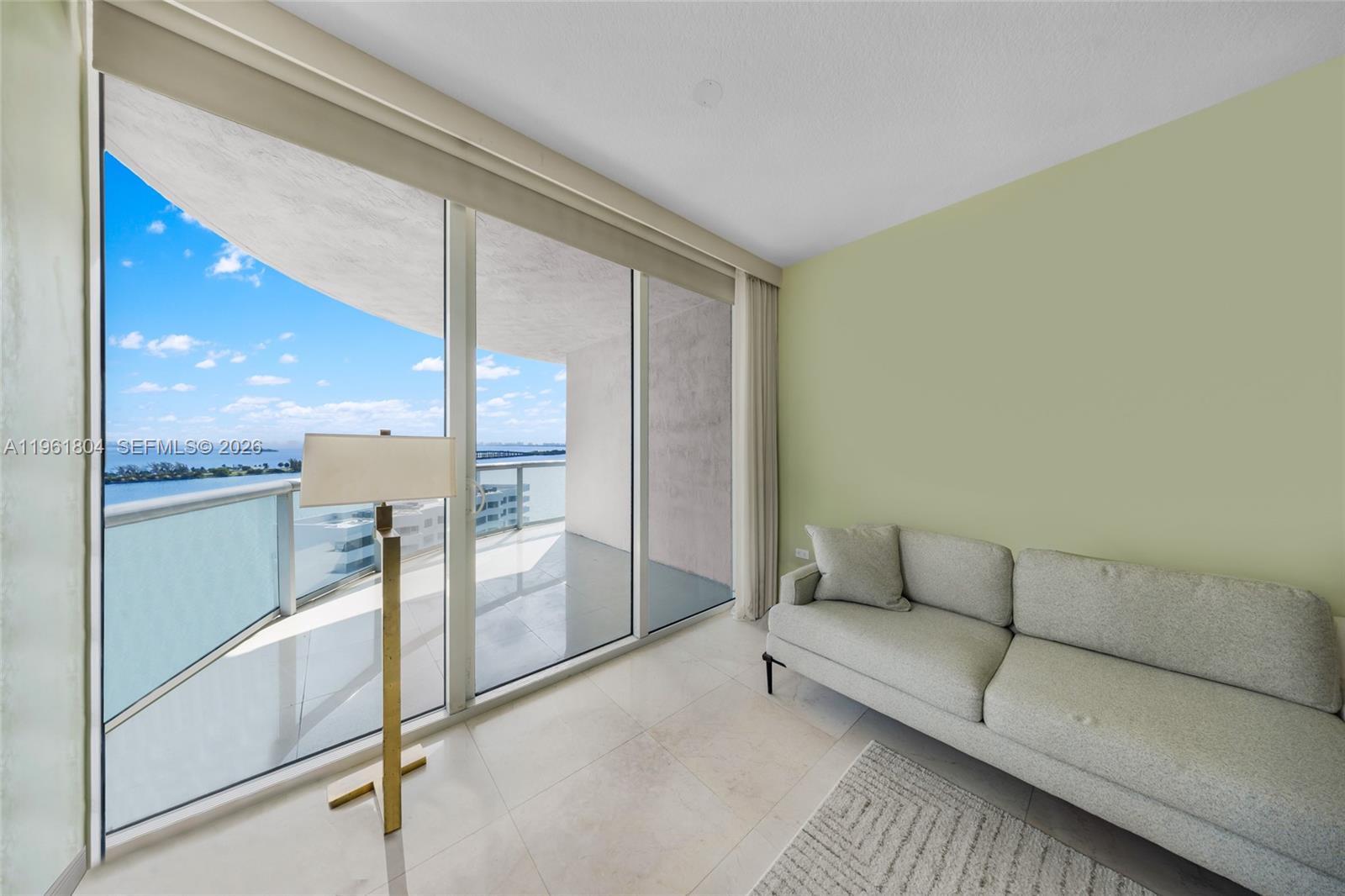 PLATINUM CONDO - Residential