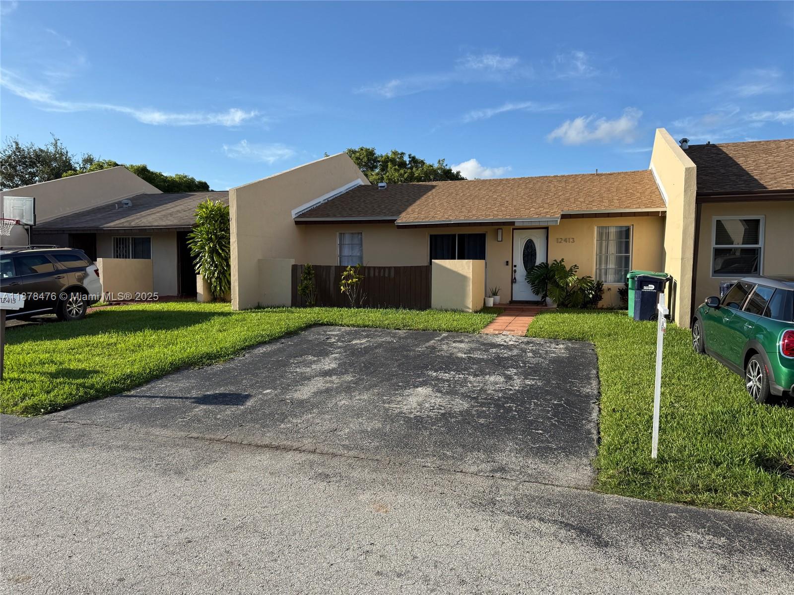DEVON-AIRE VILLAS SEC 5 - Residential