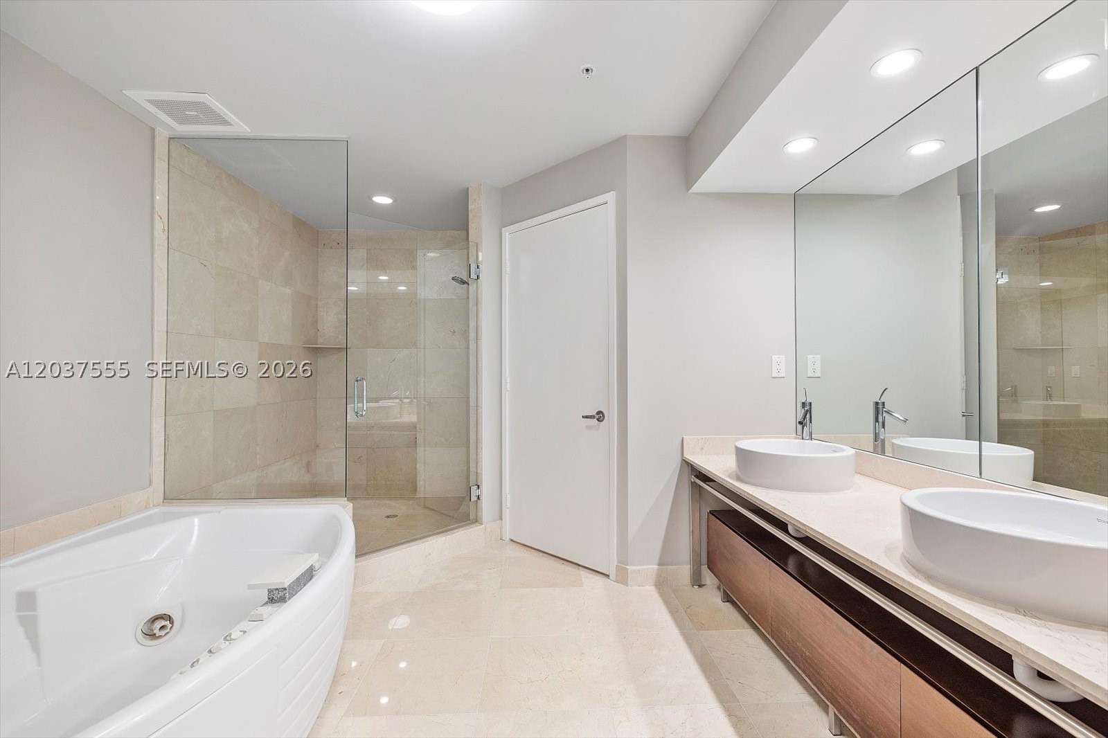 SAYAN CONDO - Residential Lease