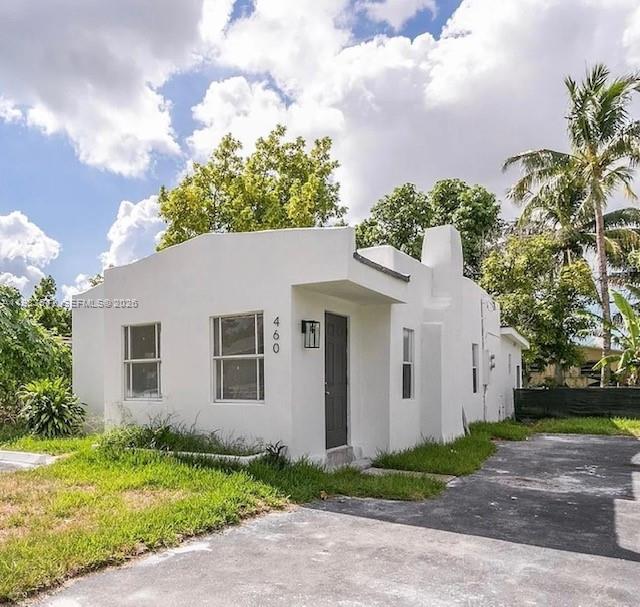 Legal duplex in prime Miami location! Features a 3BD/2BA main home (possible 4/2) rented month-to-month at $2,700 with W/D, plus a separate 1BD/1BA unit rented at $1000 month to month (ideal for in laws)
Recent upgrades include new A/C, drain field, new roof, and fresh paint. Approx. 1,750 SF with separate meters and parking for 4 cars. Located east of I-95 near the 79th St corridor. Opportunity Zone

ideal for investors or house hacking!