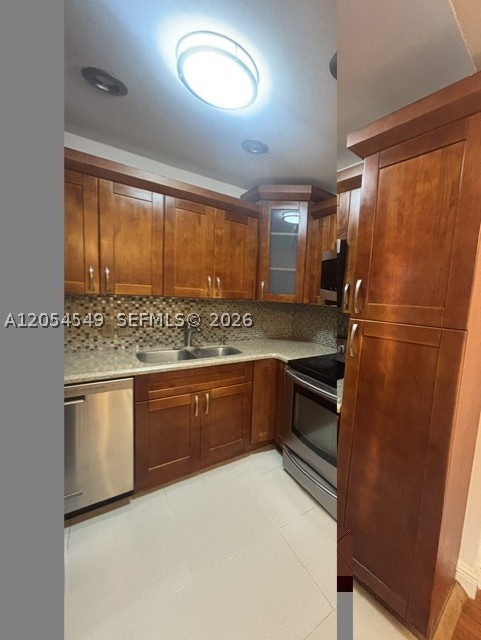 BISCAYNE GARDENS SEC F PA - Residential Lease