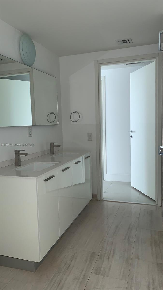 BRICKELL HOUSE CONDO - Residential Lease