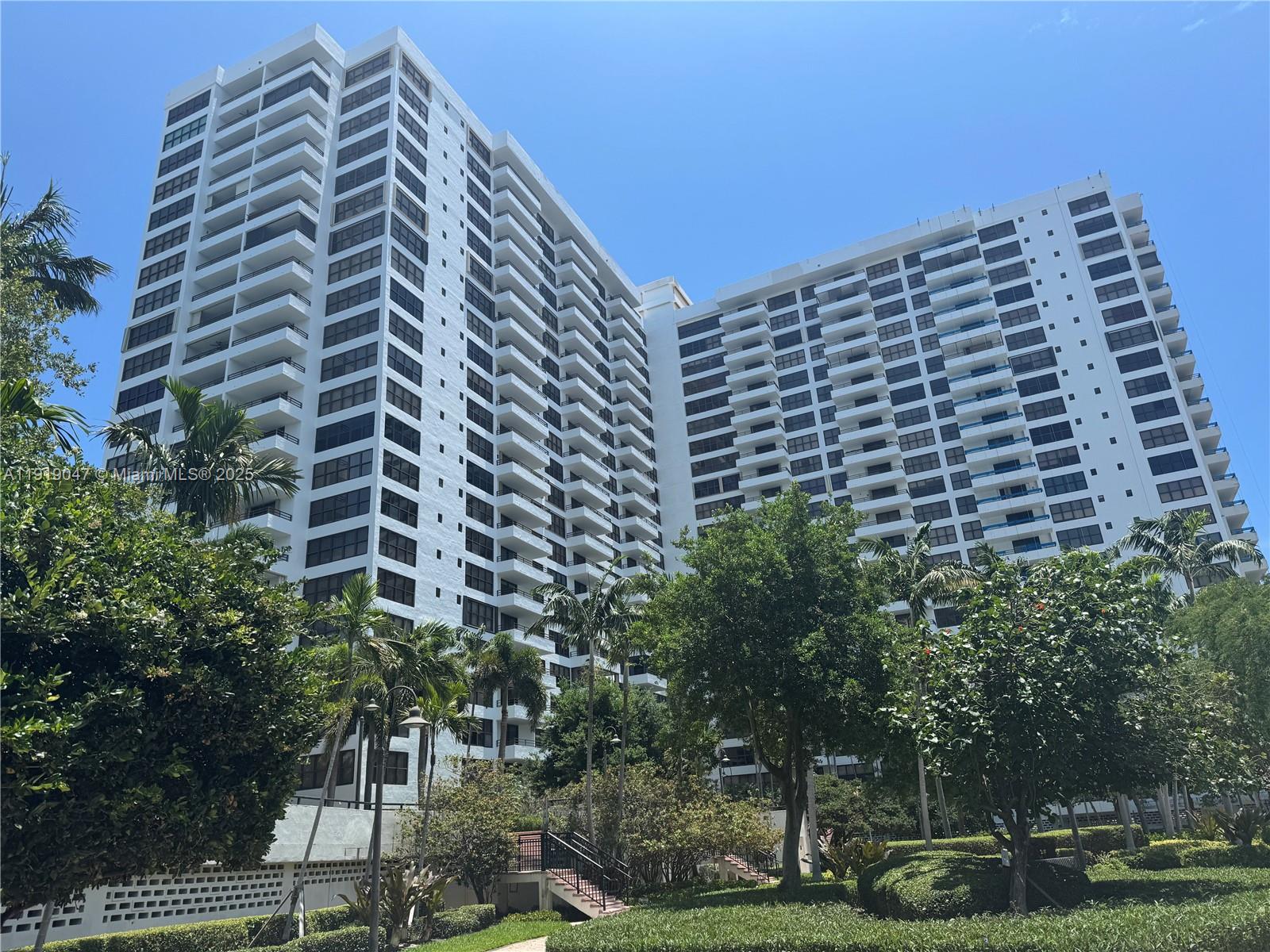 OLYMPUS CONDO PHASE - Residential