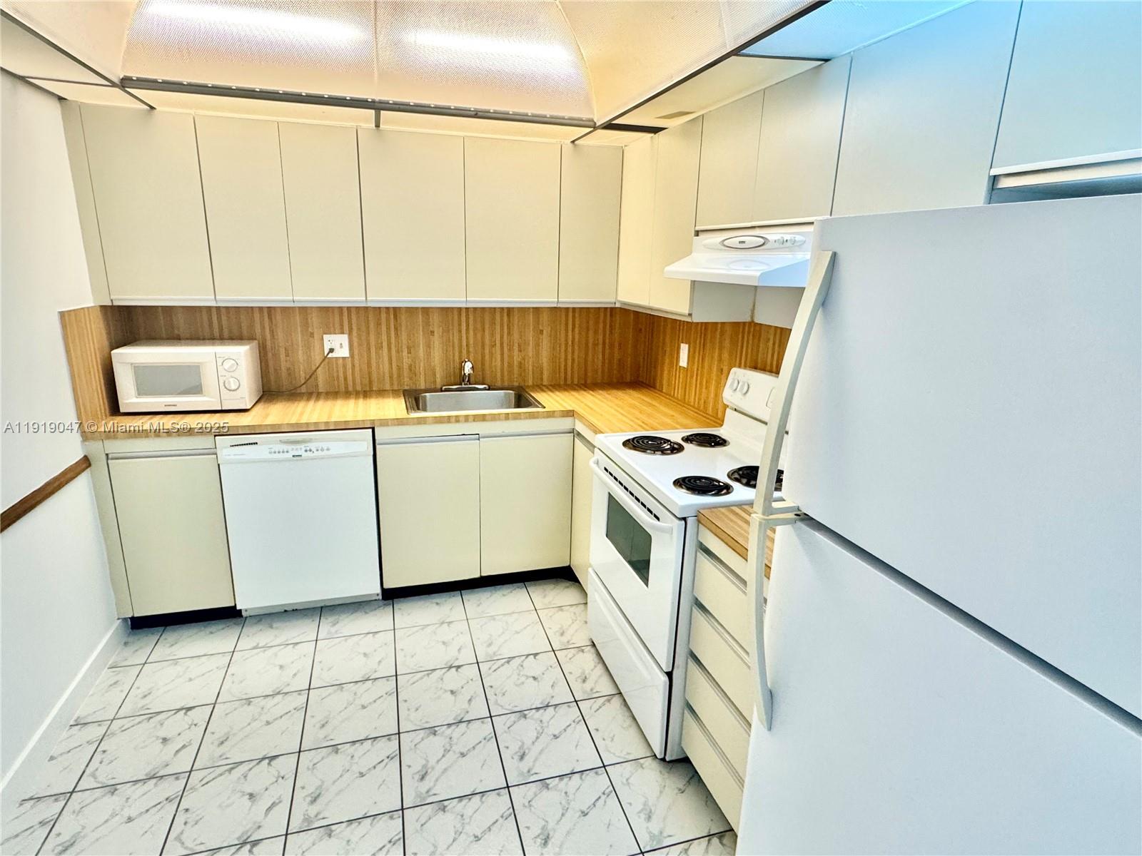 OLYMPUS CONDO PHASE - Residential