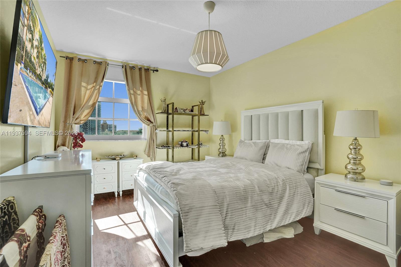 610 CLEMATIS CONDO - Residential