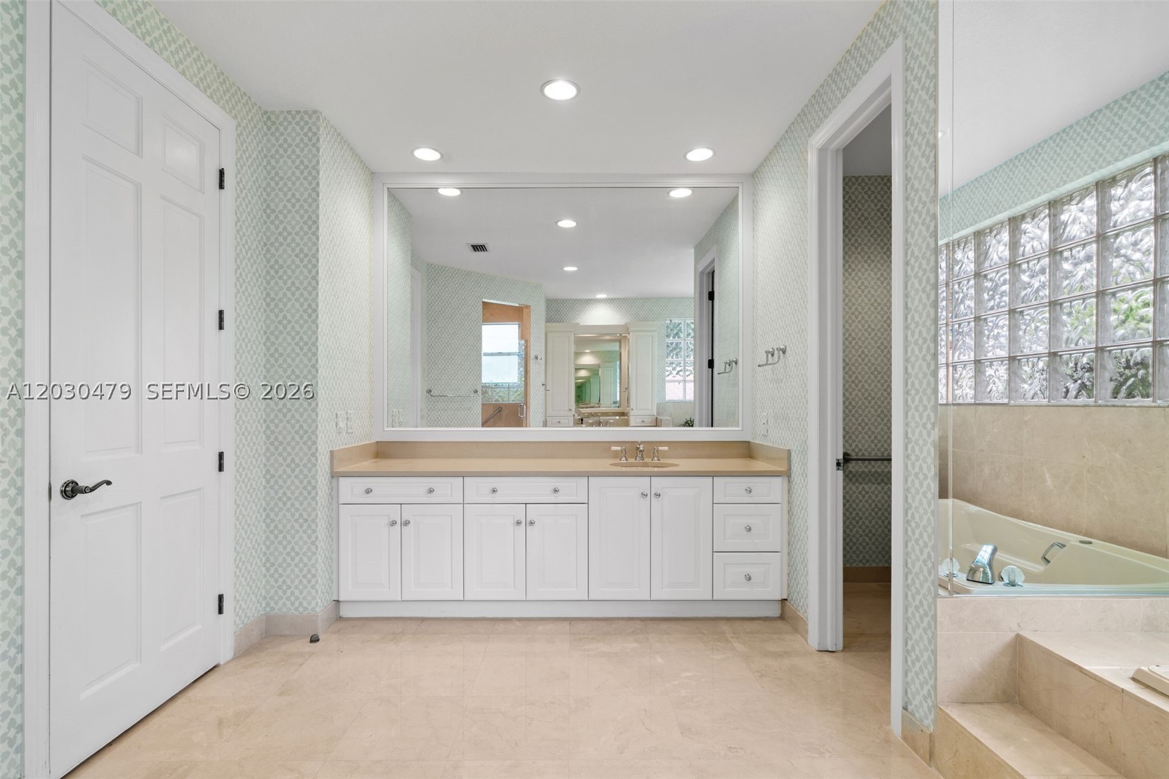 MARTIN SUBURBAN ACRES - Residential
