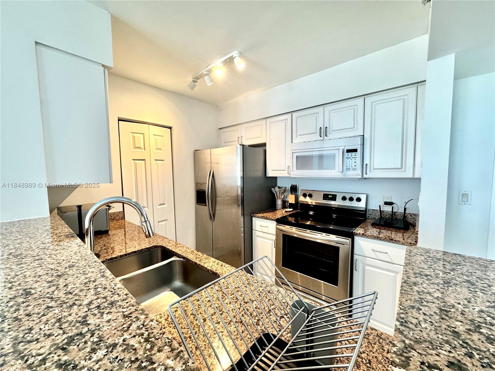 THE MARK ON BRICKELL COND - Residential