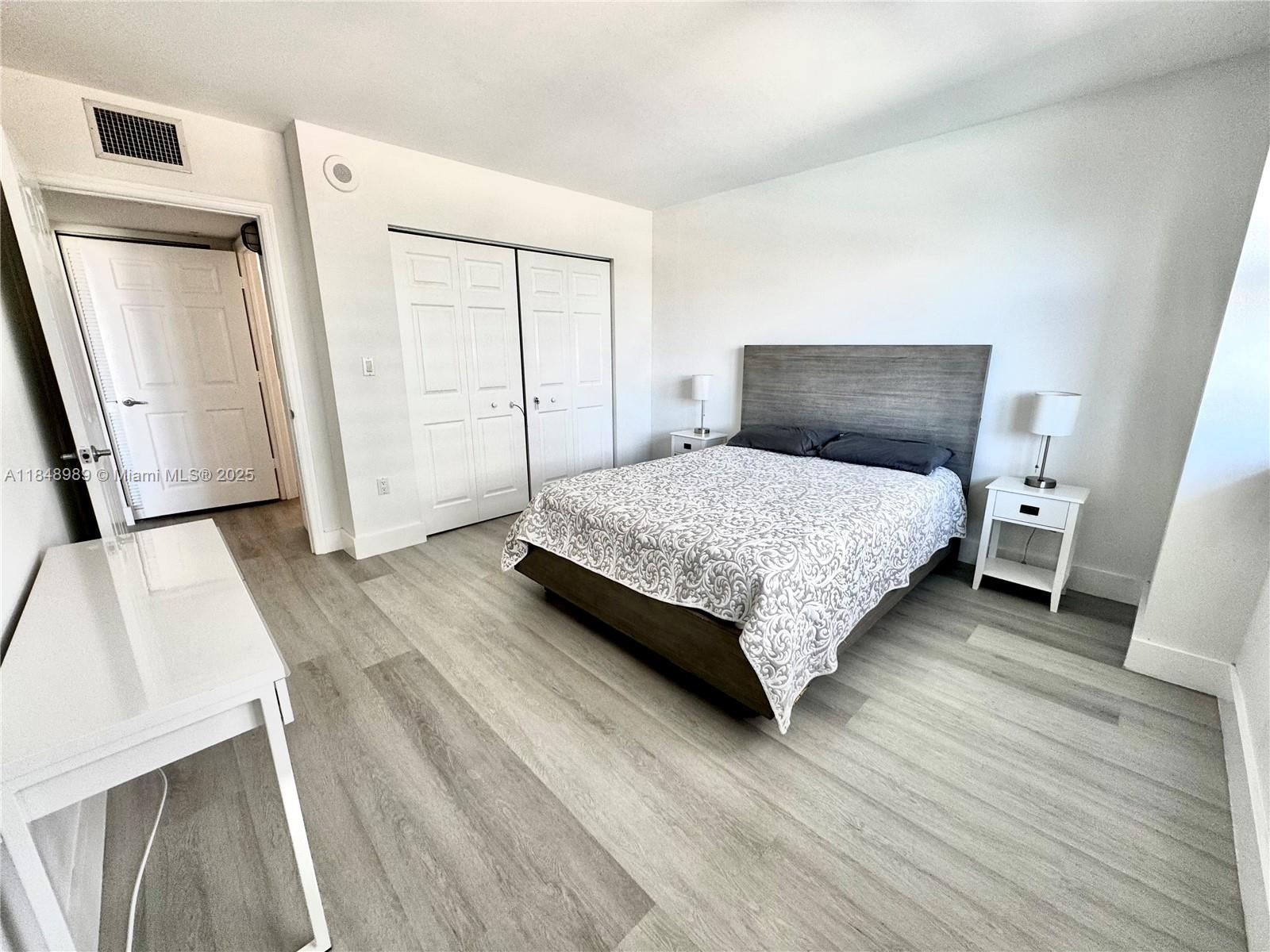 THE MARK ON BRICKELL COND - Residential
