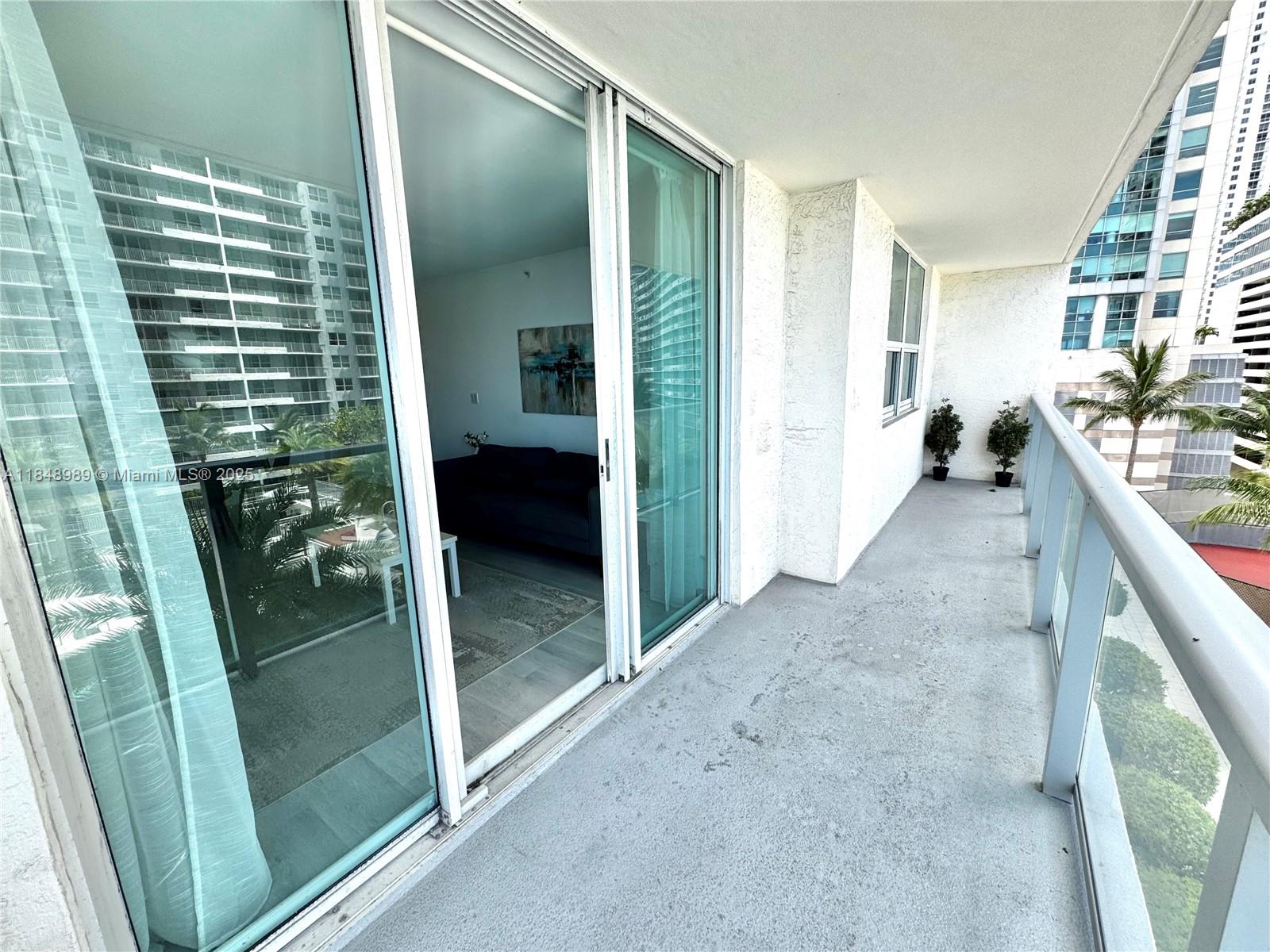 THE MARK ON BRICKELL COND - Residential