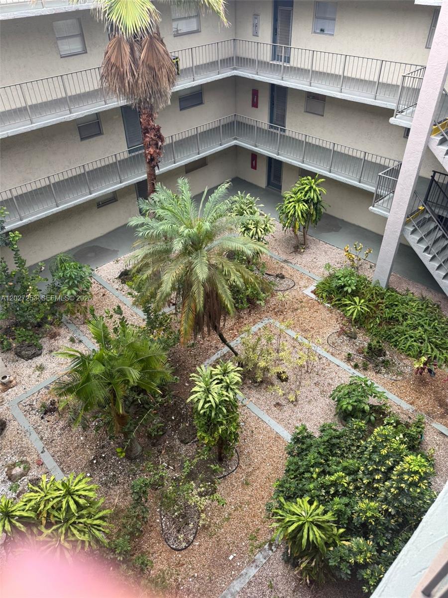 COURTYARDS OF BROWARD CON - Residential