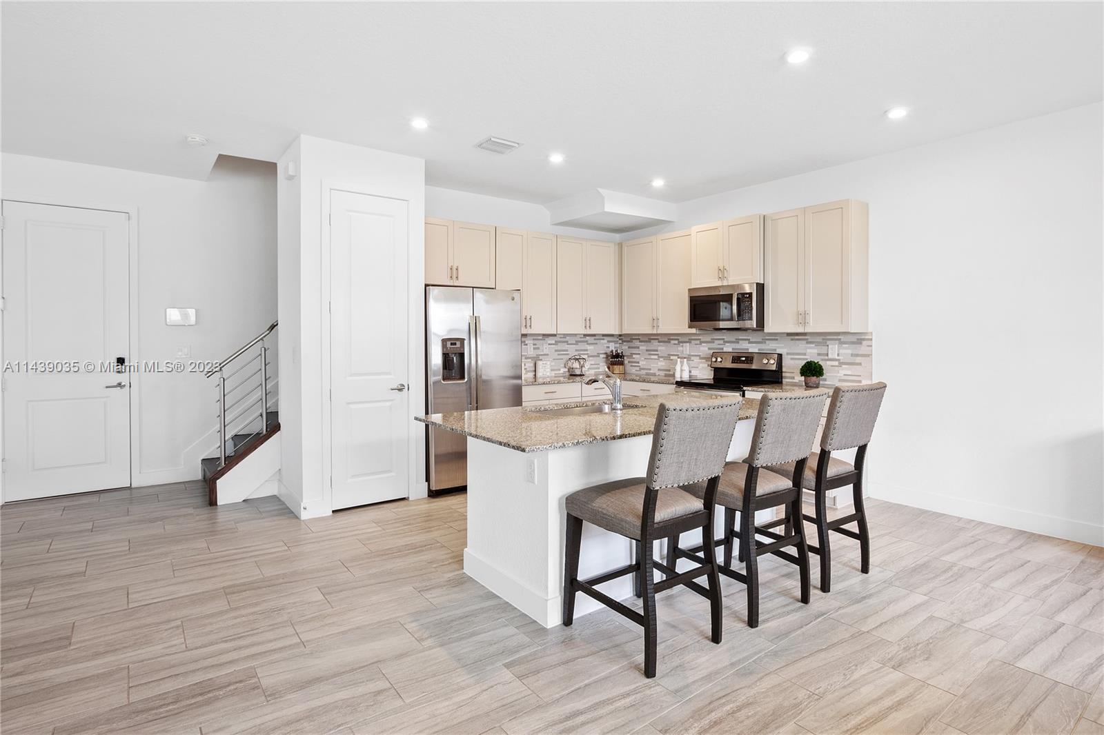 MC RESIDENTIAL - Residential