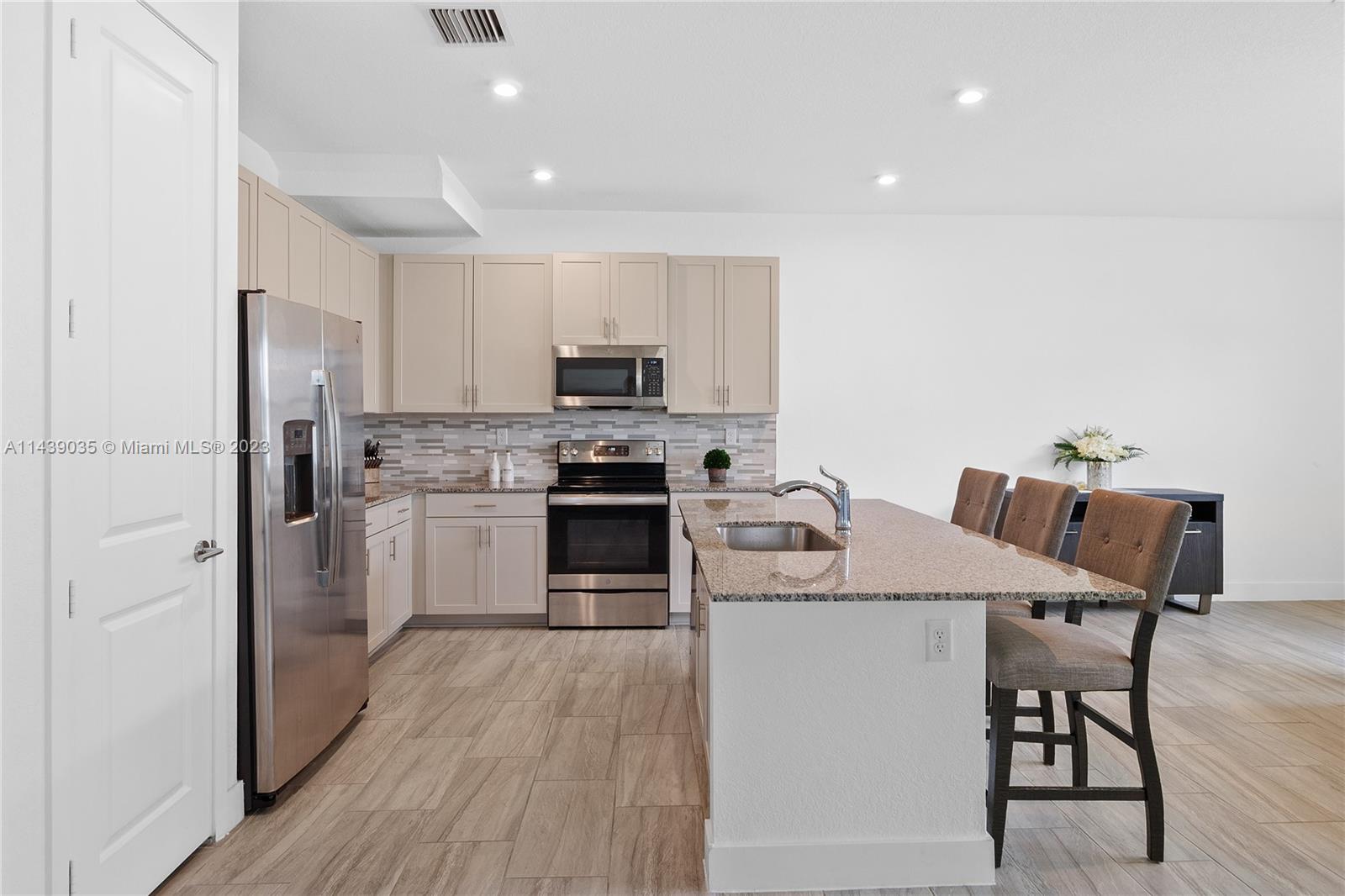 MC RESIDENTIAL - Residential