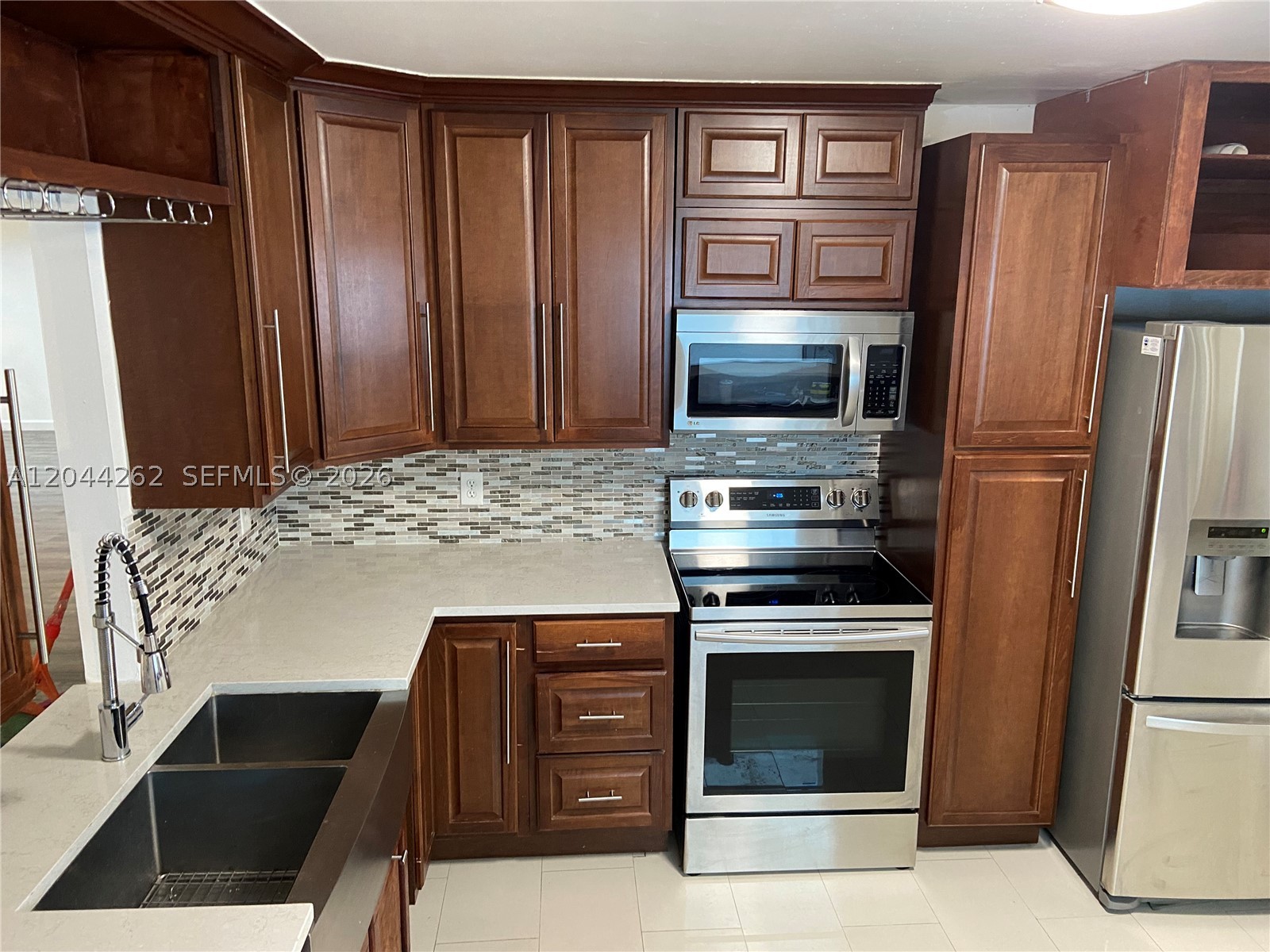 EDGEMERE - Residential