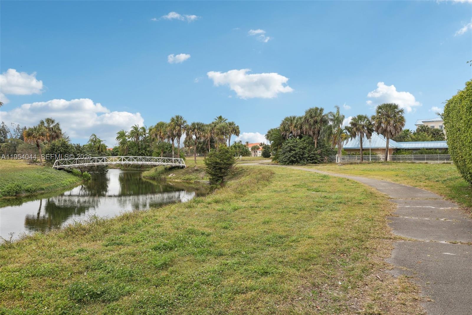 CRESTWOOD AT CAROLINA CON - Residential