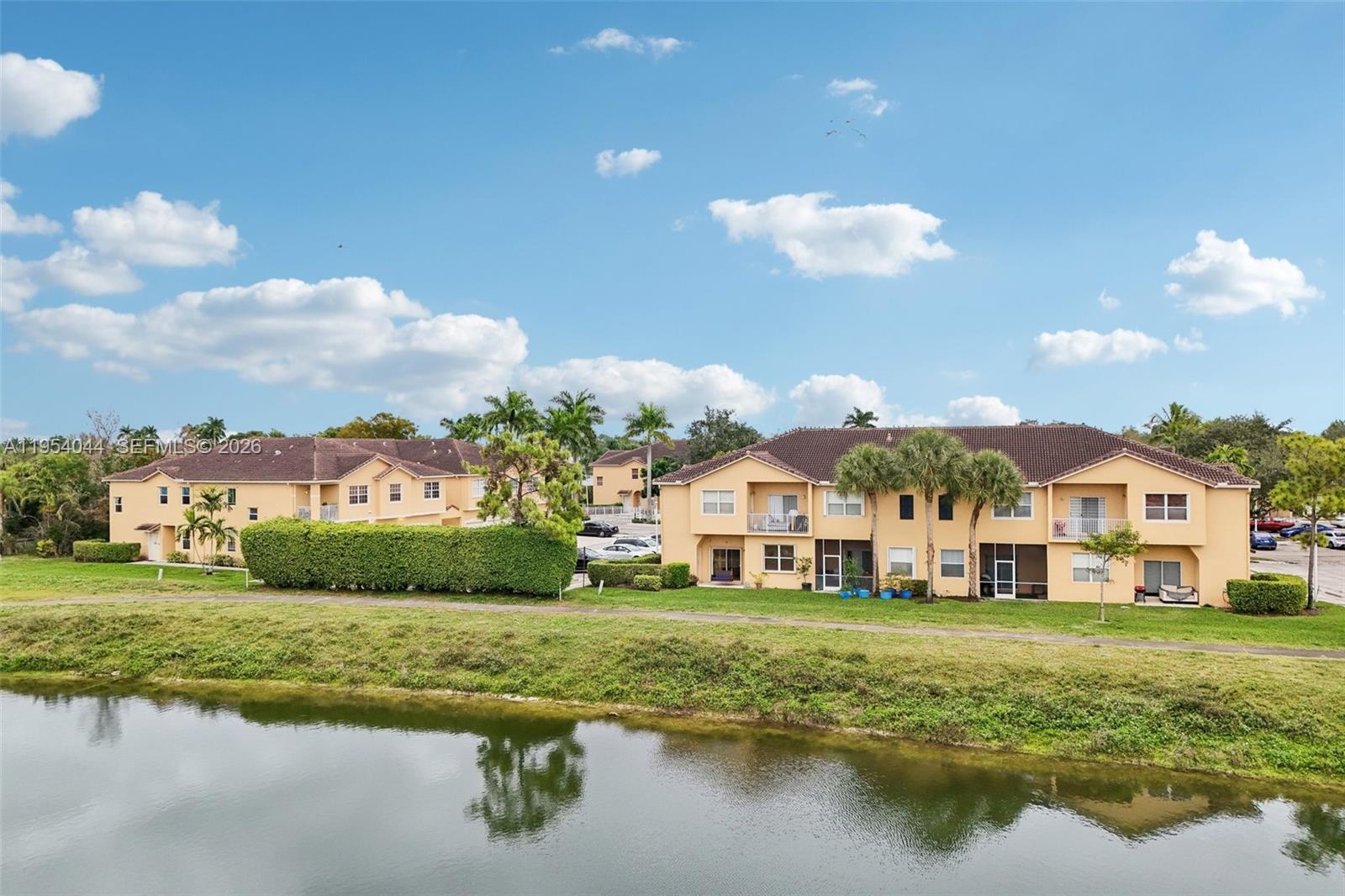 CRESTWOOD AT CAROLINA CON - Residential