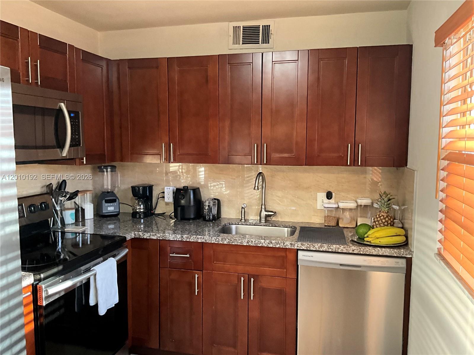 NEW HAMPTON AT CENTURY VI - Residential