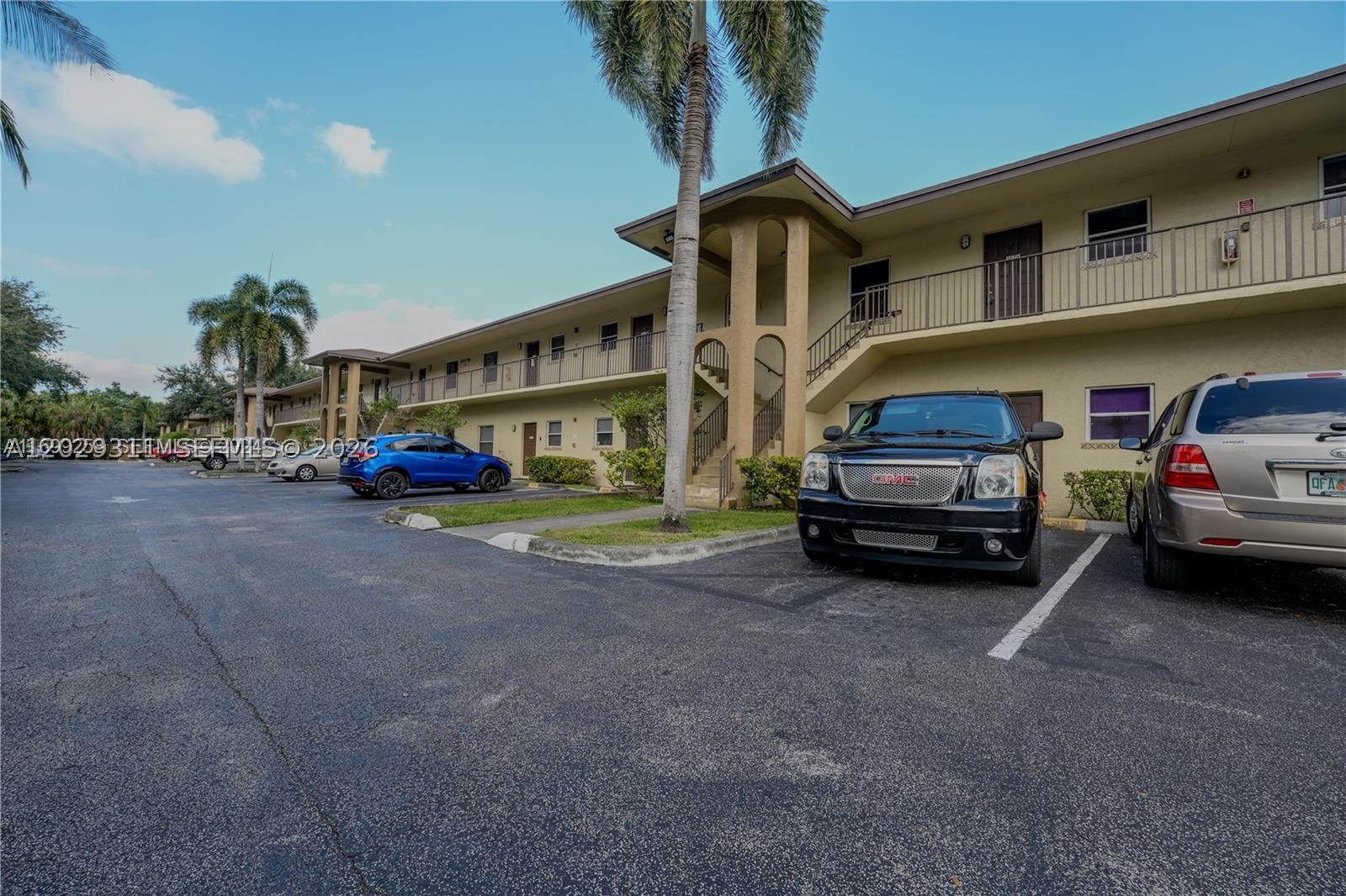 GARDENS OF SUNRISE CONDO - Residential Lease