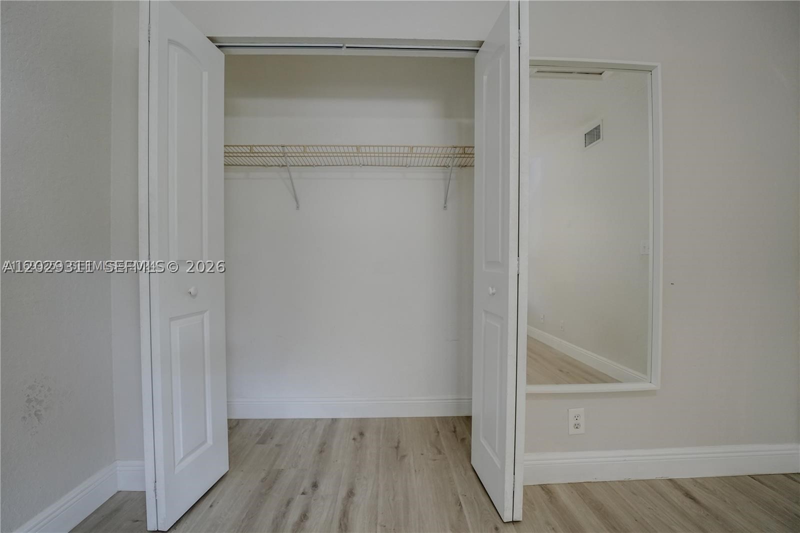 GARDENS OF SUNRISE CONDO - Residential Lease